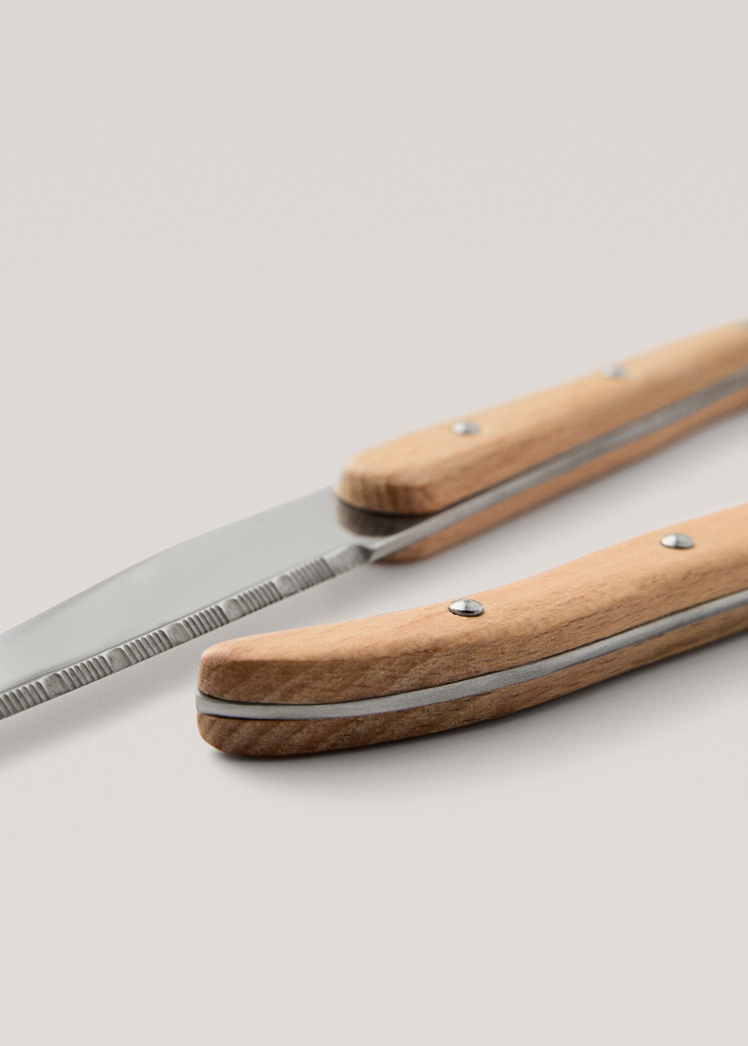 4-piece serrated knife set with wooden handles - Details of the article 1