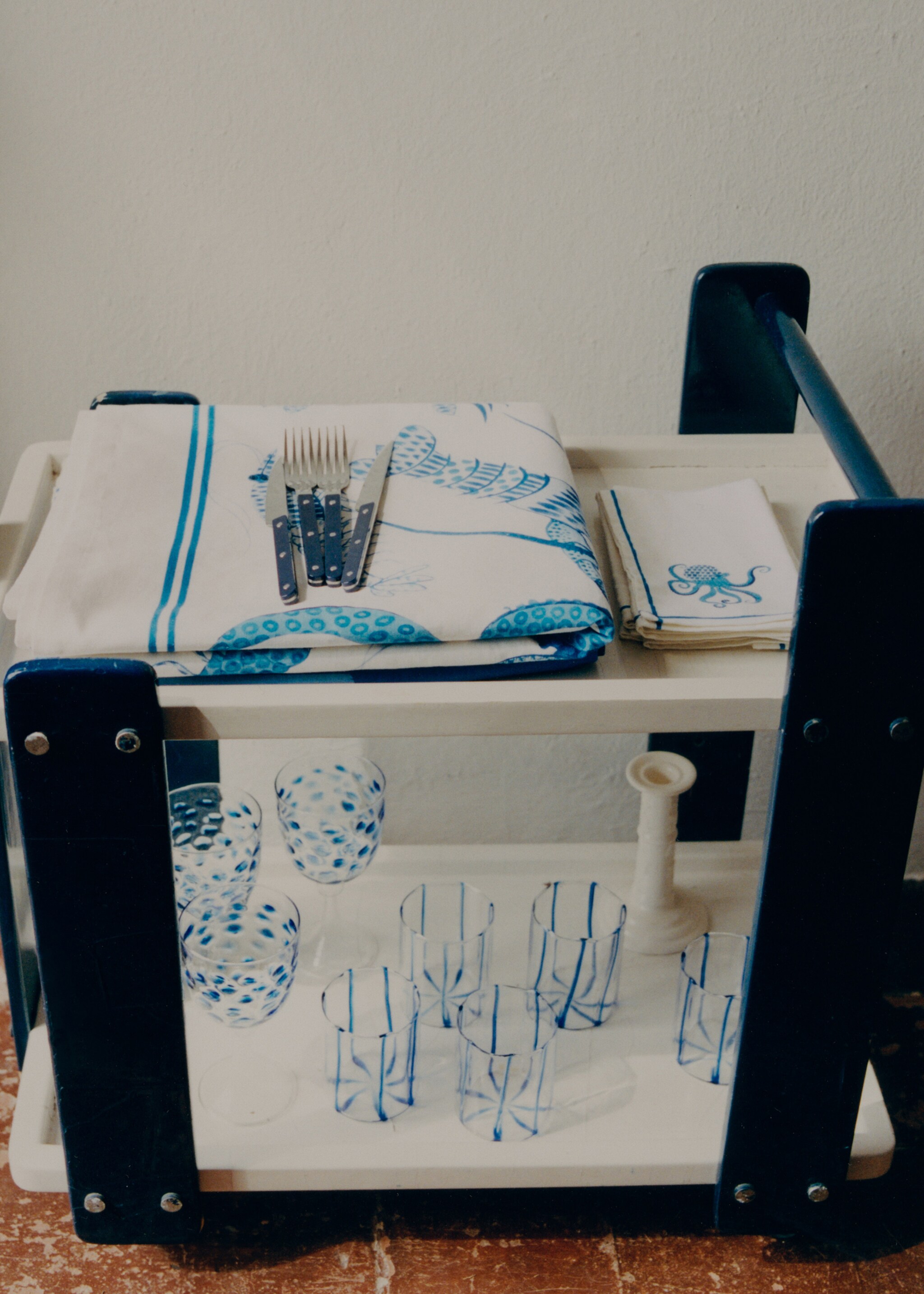 Cutlery set of 4 pieces with resin handles - Details of the article 6, Blue. Ref: 87023294-00.