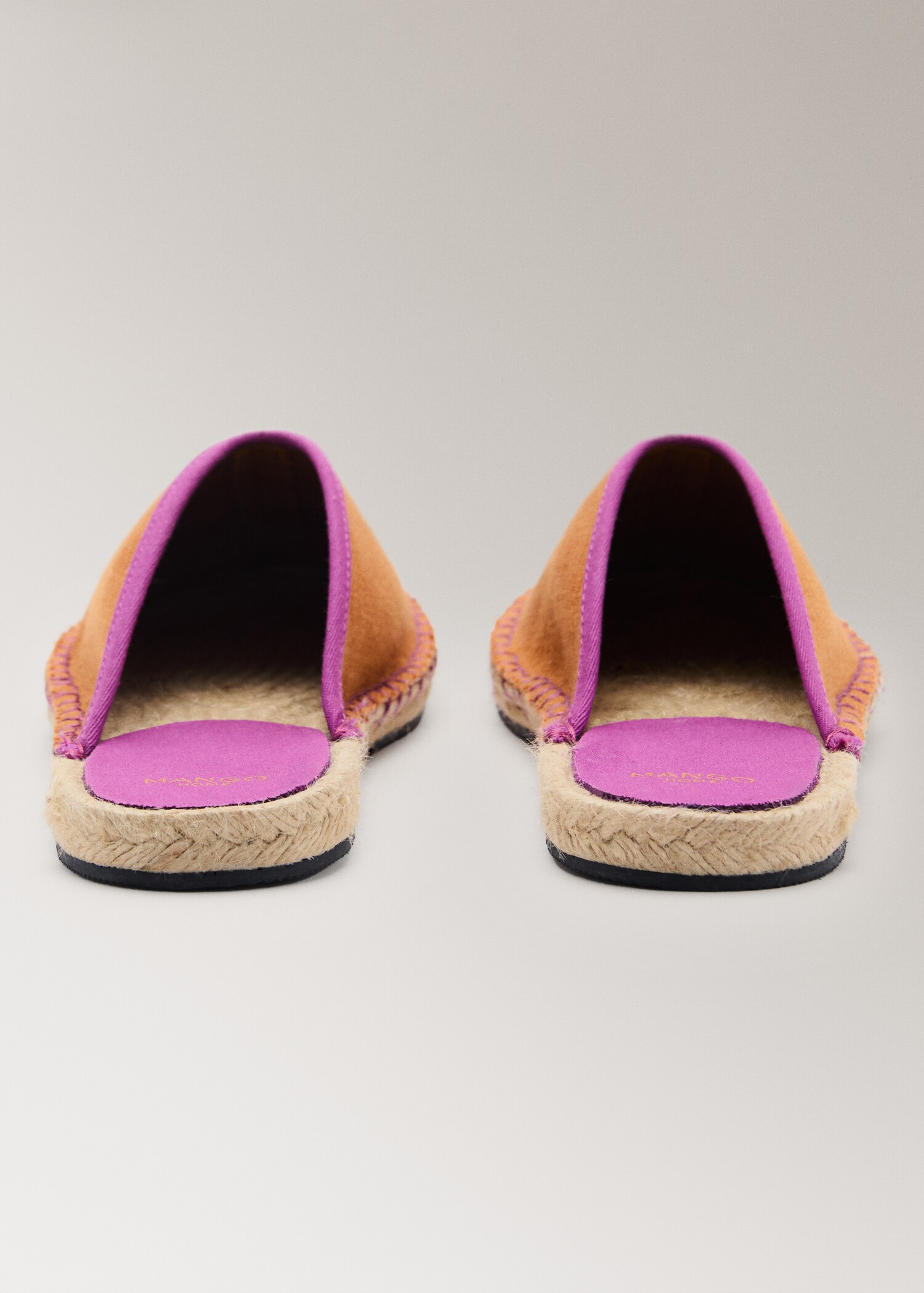 Chaussons ouverts à l’arrière avec détail contrastant - Détail de l'article 2