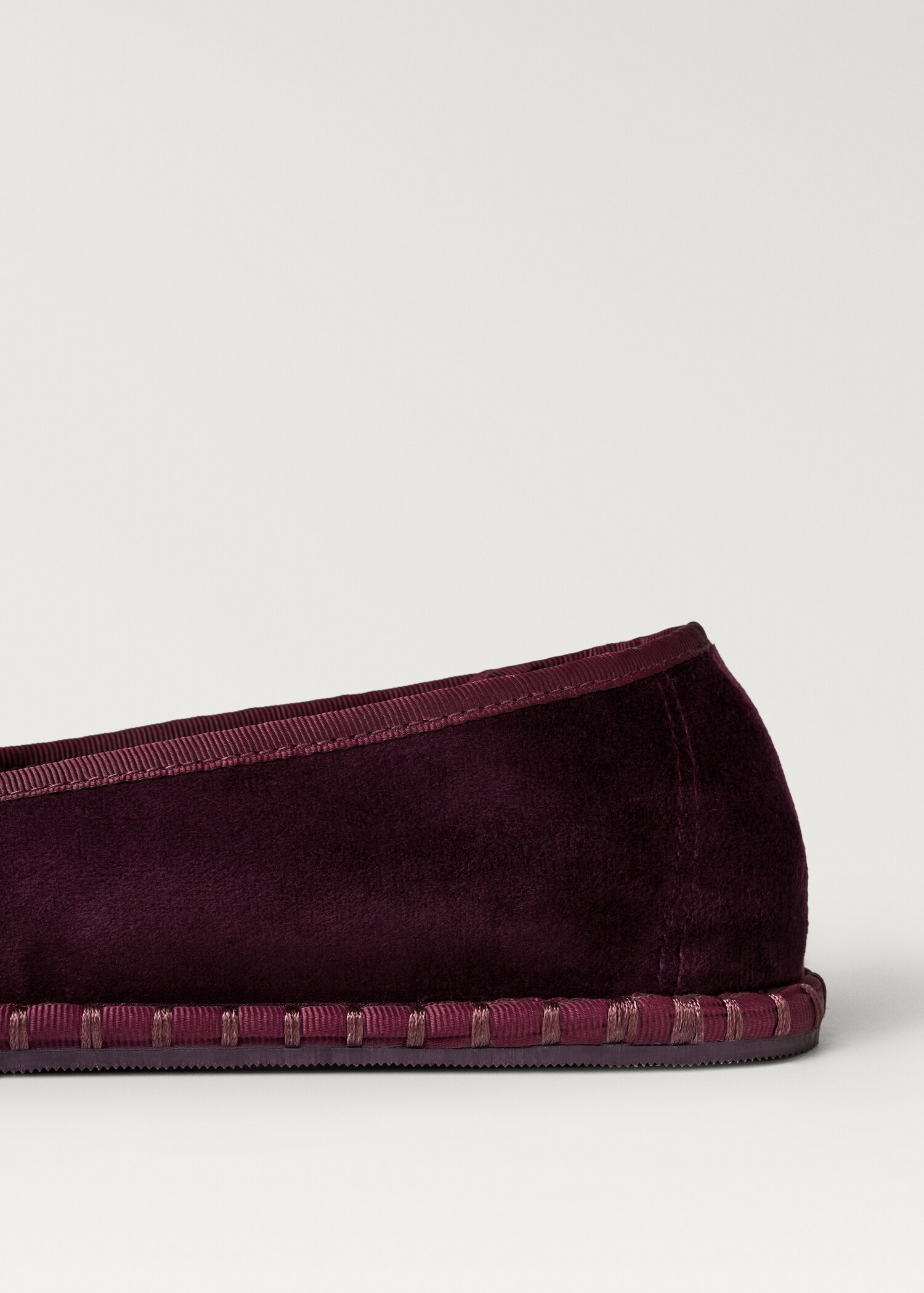 Chaussons en velours - Détail de l'article 1