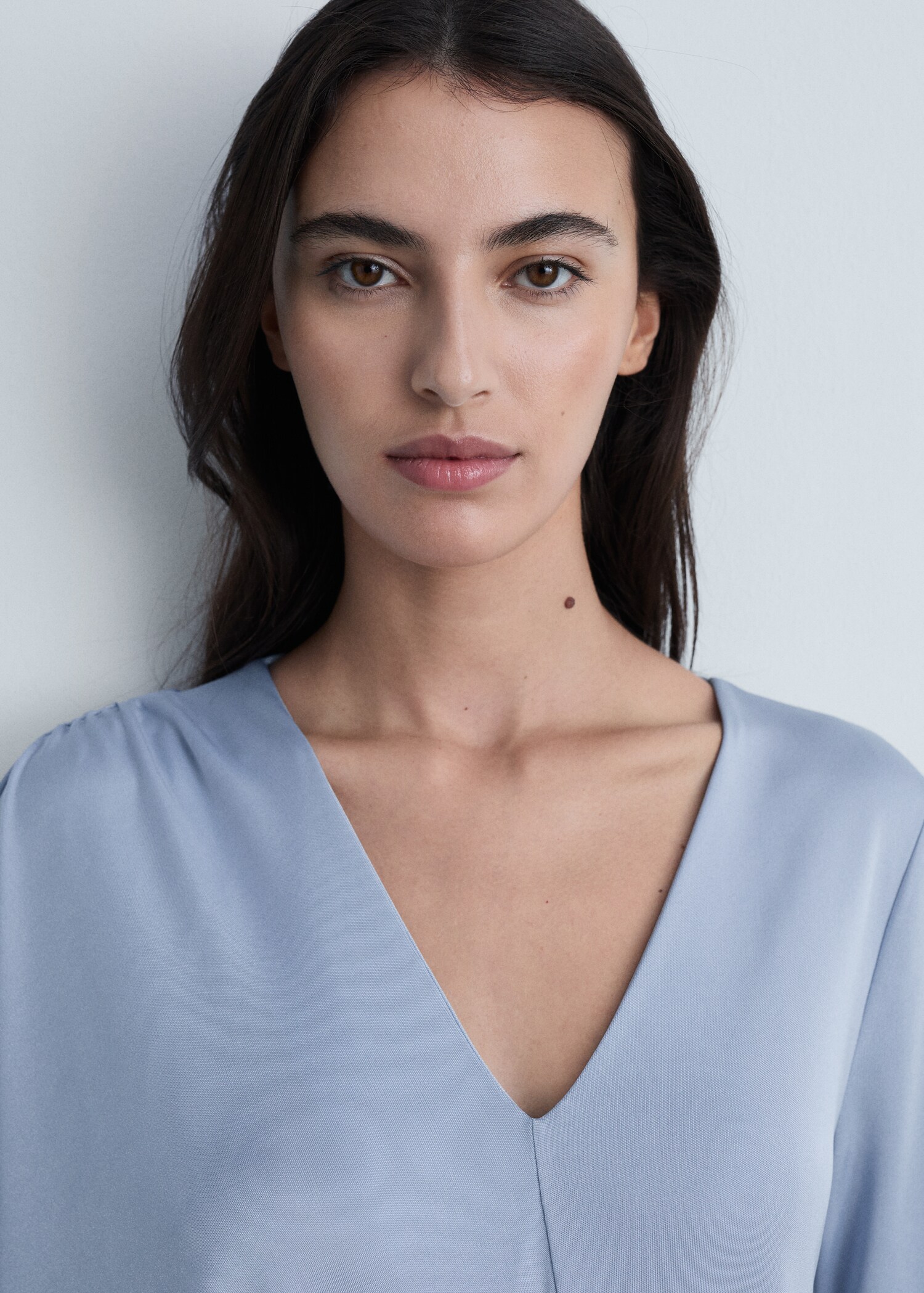 Drapiertes Kleid mit asymmetrischem Design - Detail des Artikels 1