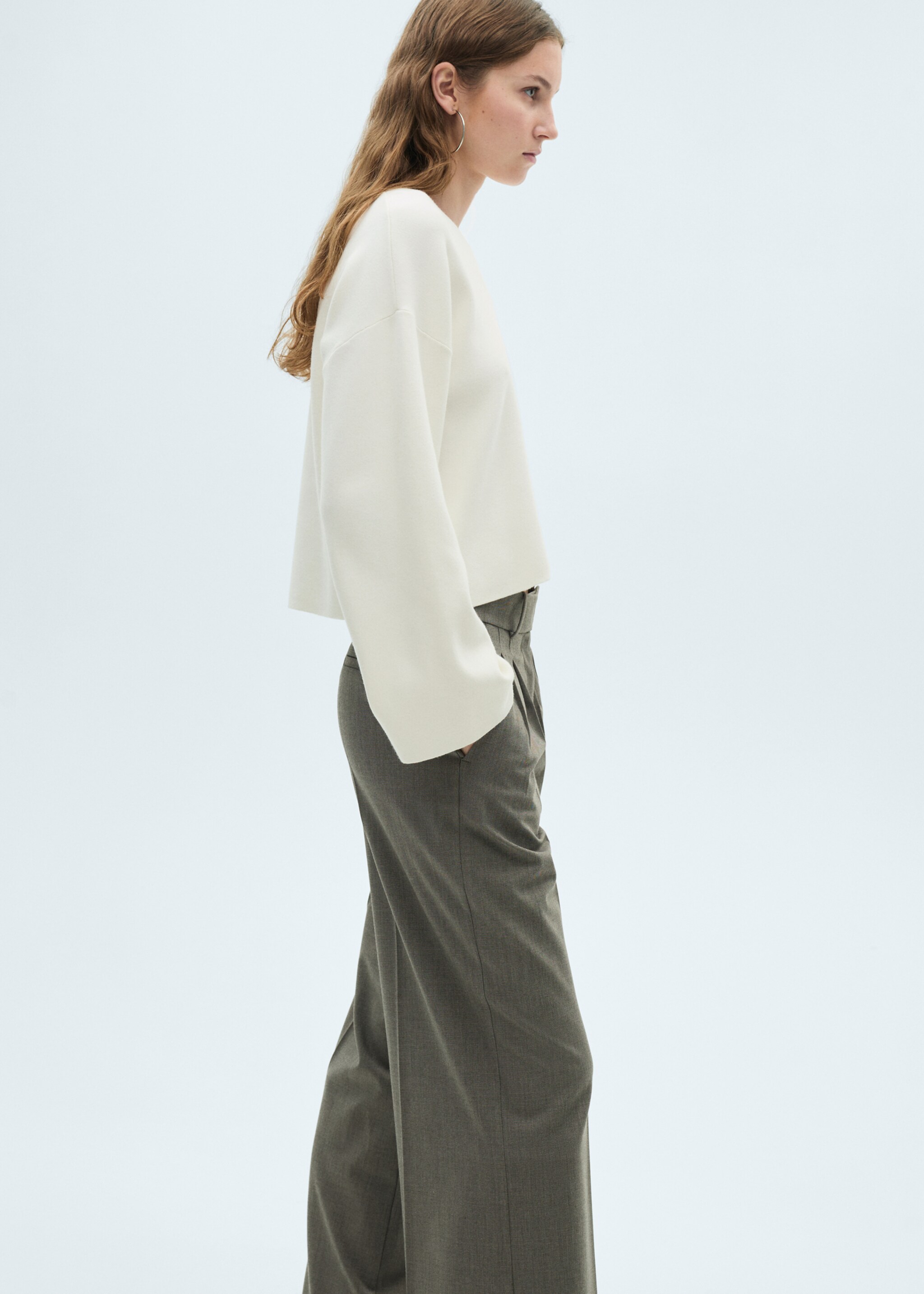 Knitted sweater with oversized sleeves - Details of the article 2, Ecru. Ref: 87024074-00.