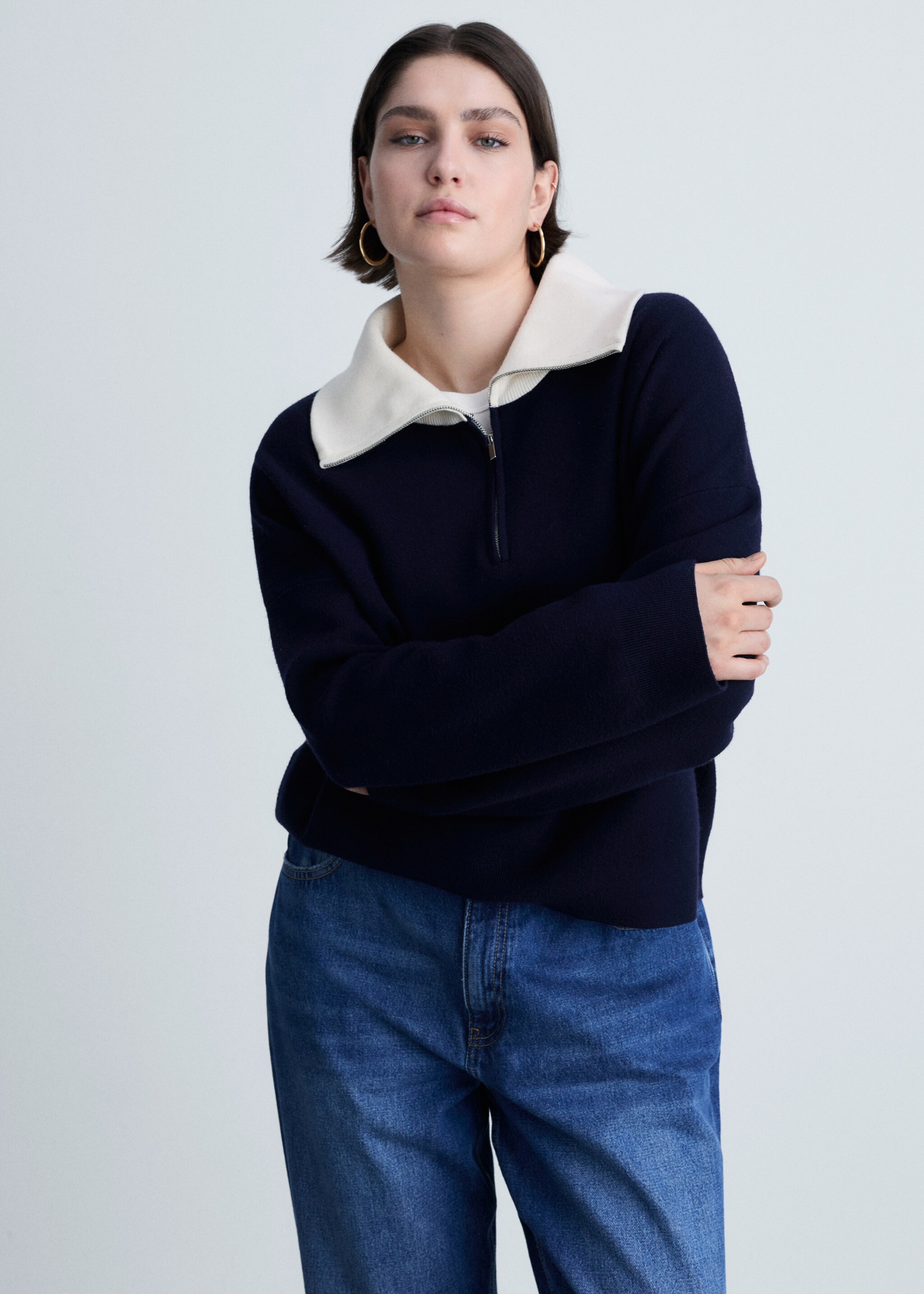 Knitted sweater with contrasting collar - Details of the article 5, Dark Navy. Ref: 87024077-00.
