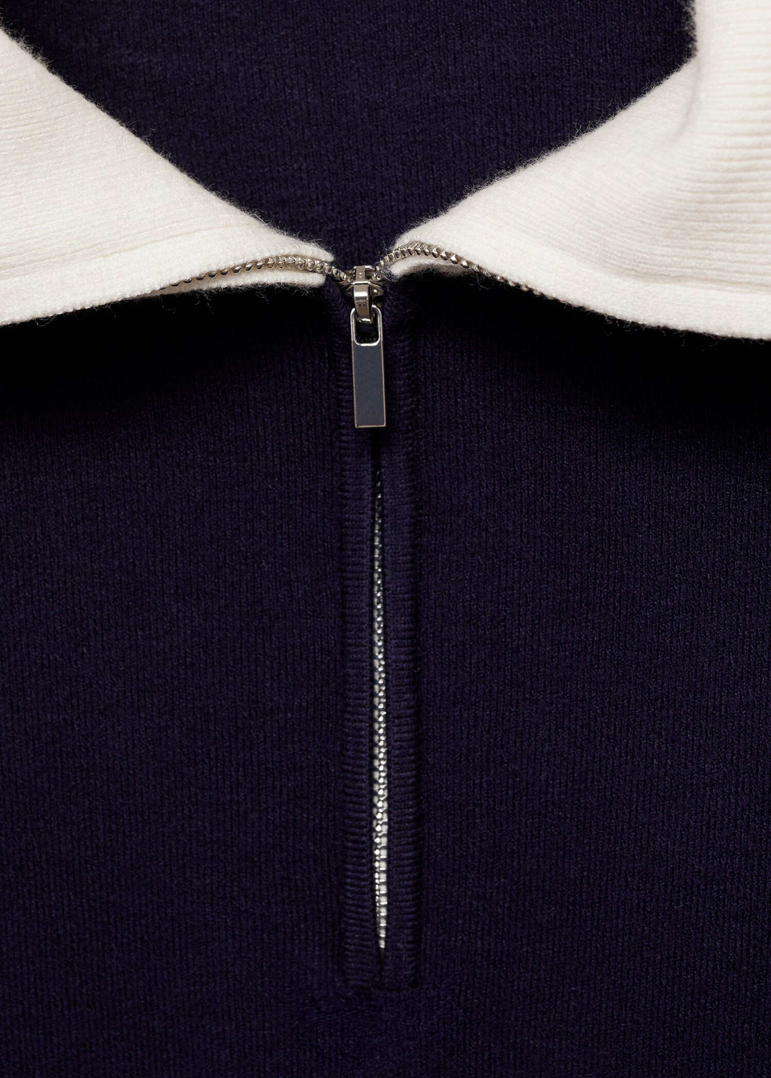 Knitted sweater with contrasting collar - Details of the article 8