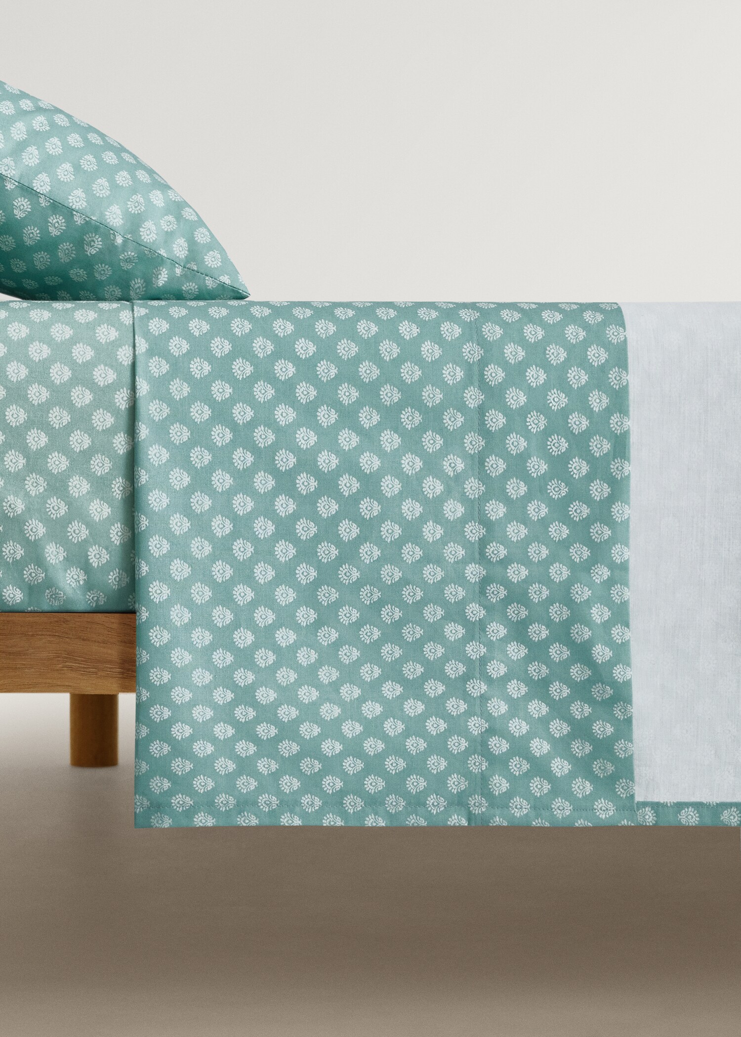 Cotton percale small-flower top sheet for cot - Article without model