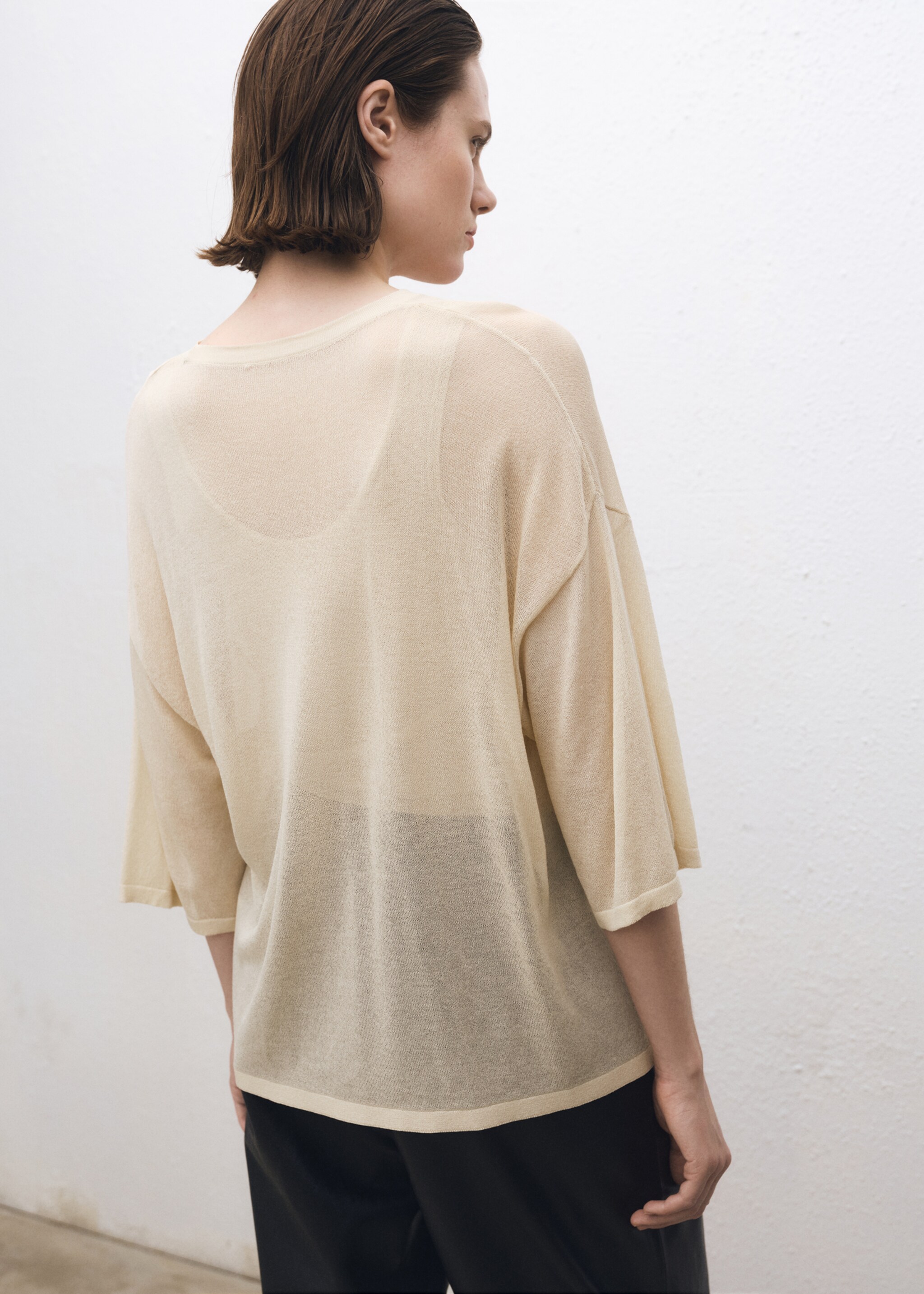 Oversize short sleeve sweater - Reverse of the article, Ecru. Ref: 87024093-00.