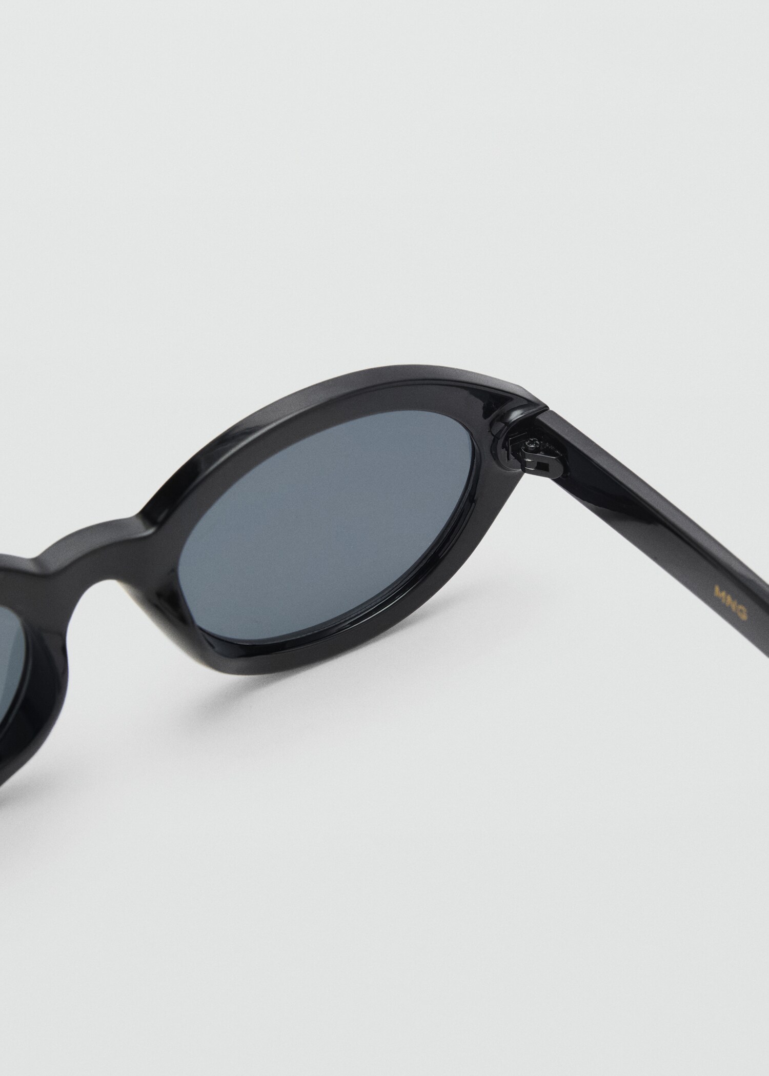Oval-frame sunglasses - Details of the article 1