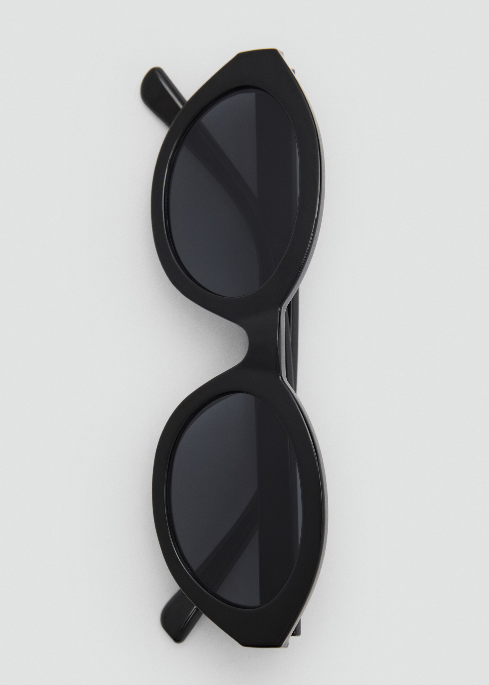 Oval-frame sunglasses - Details of the article 2, Black. Ref: 87024388-00.