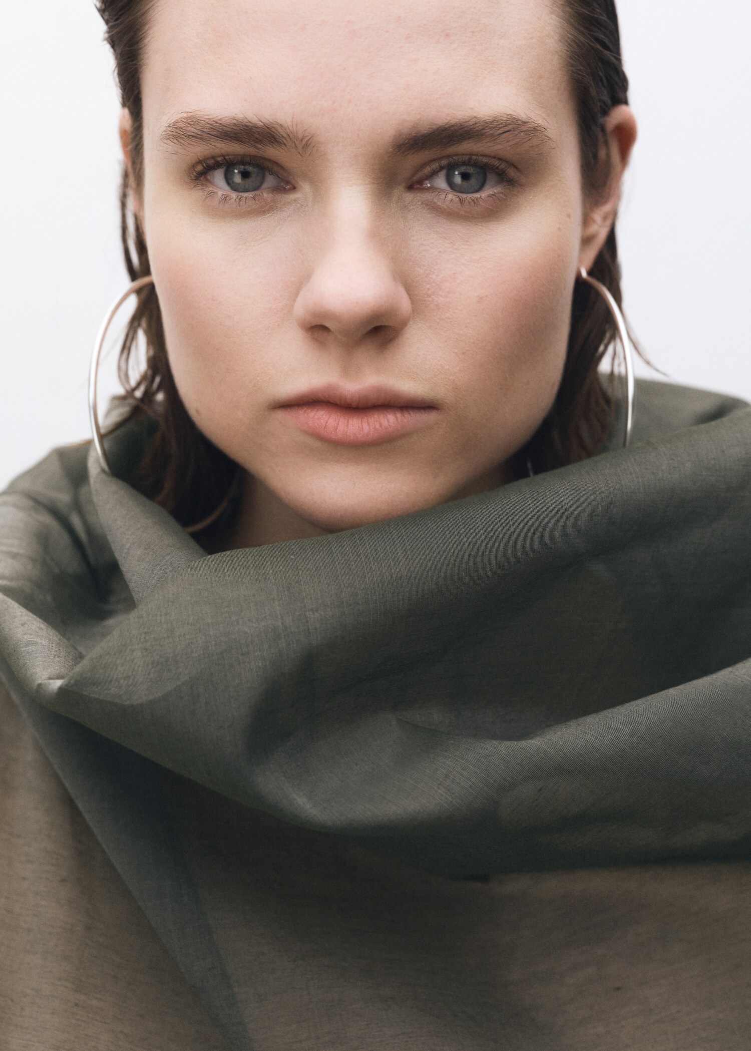 Seidenbluse mit asymmetrischem Kragen - Detail des Artikels 1