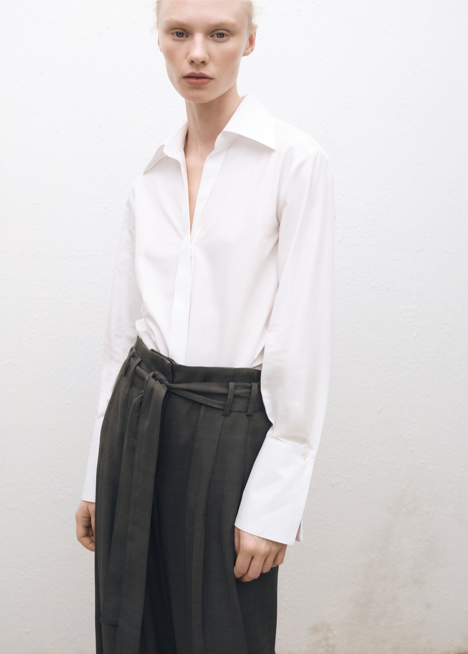 Suit trousers with belt clips - Details of the article 2