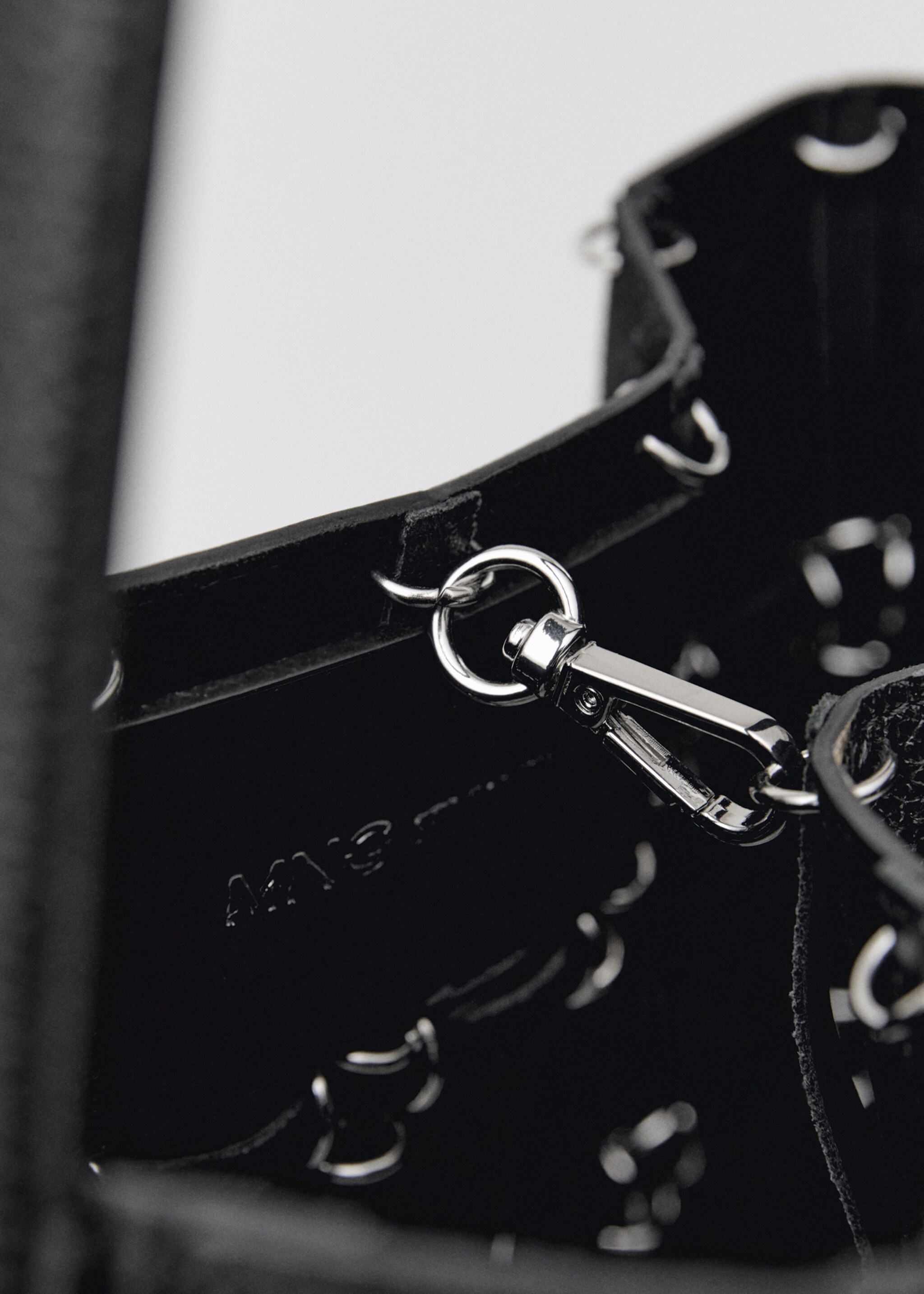 Combined-patchwork leather shopper bag - Details of the article 2, Black. Ref: 87024425-00.