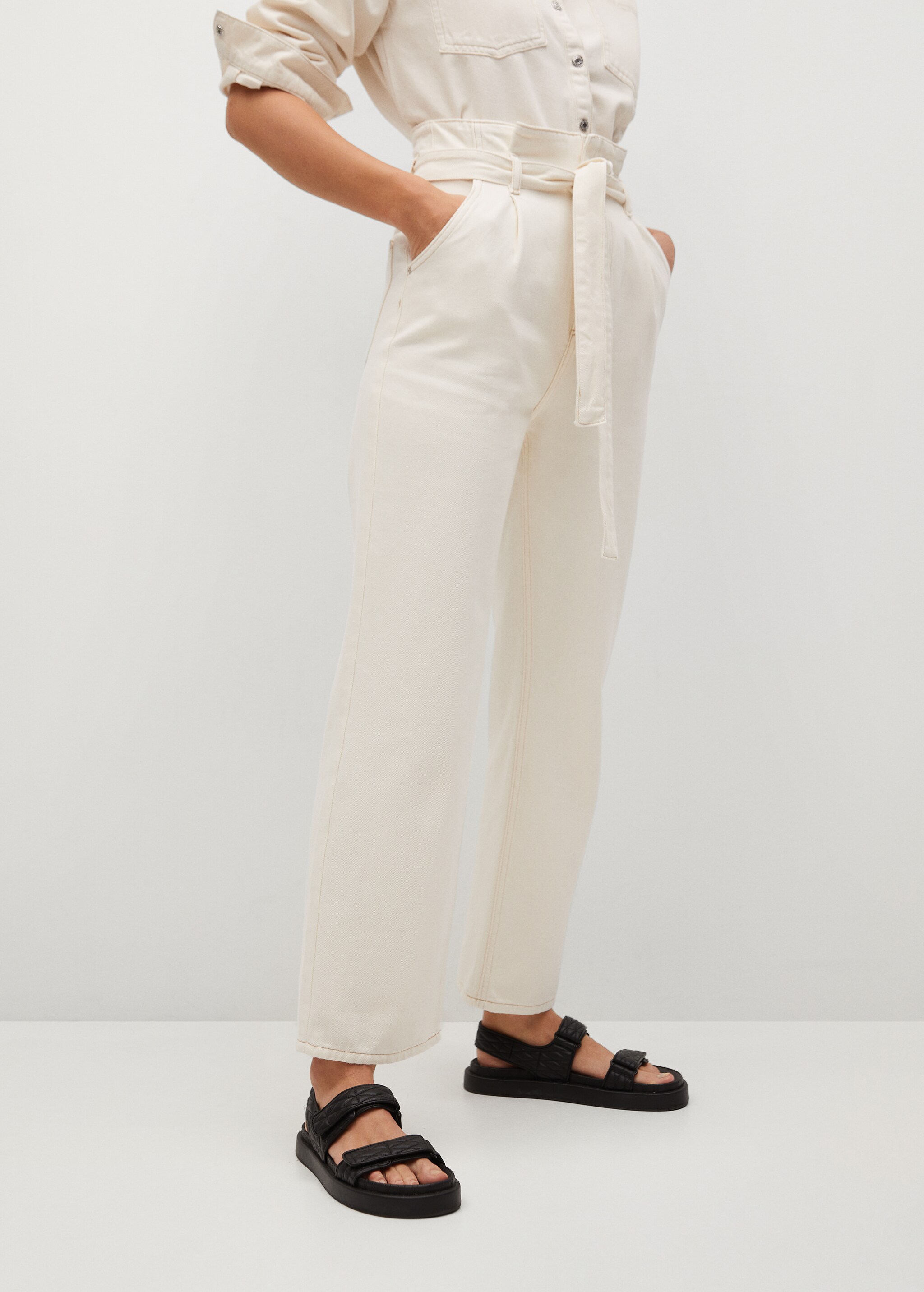 Jean droit ceinture - Plan moyen