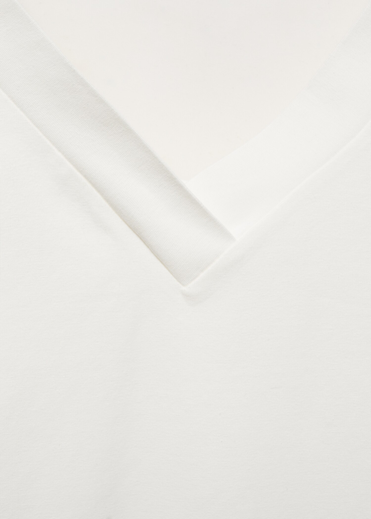 Halter-neck knitted top with fringe detail - Details of the article 8