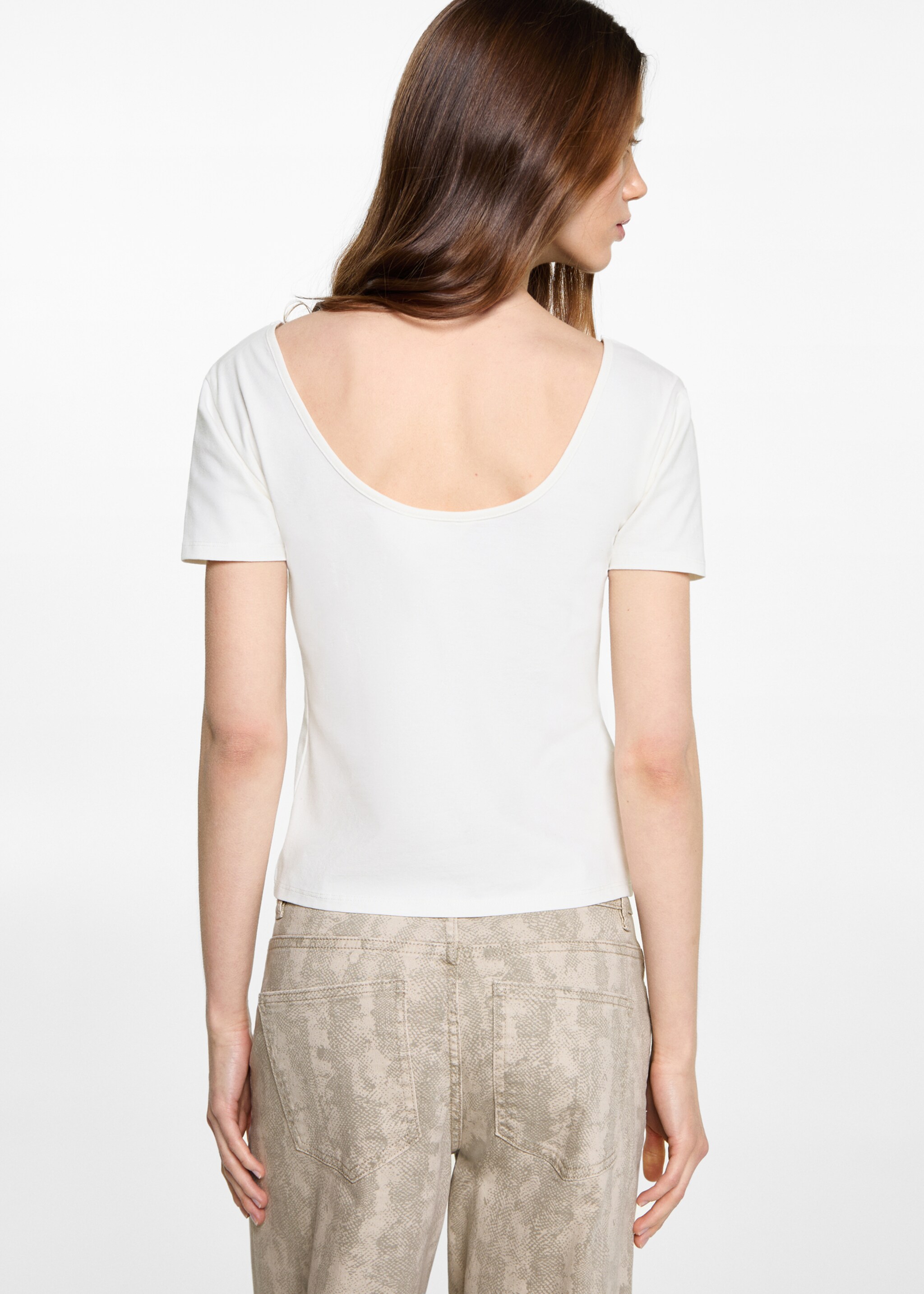 Halter-neck knitted top with fringe detail - Reverse of the article, Off White. Ref: 87024788-00.