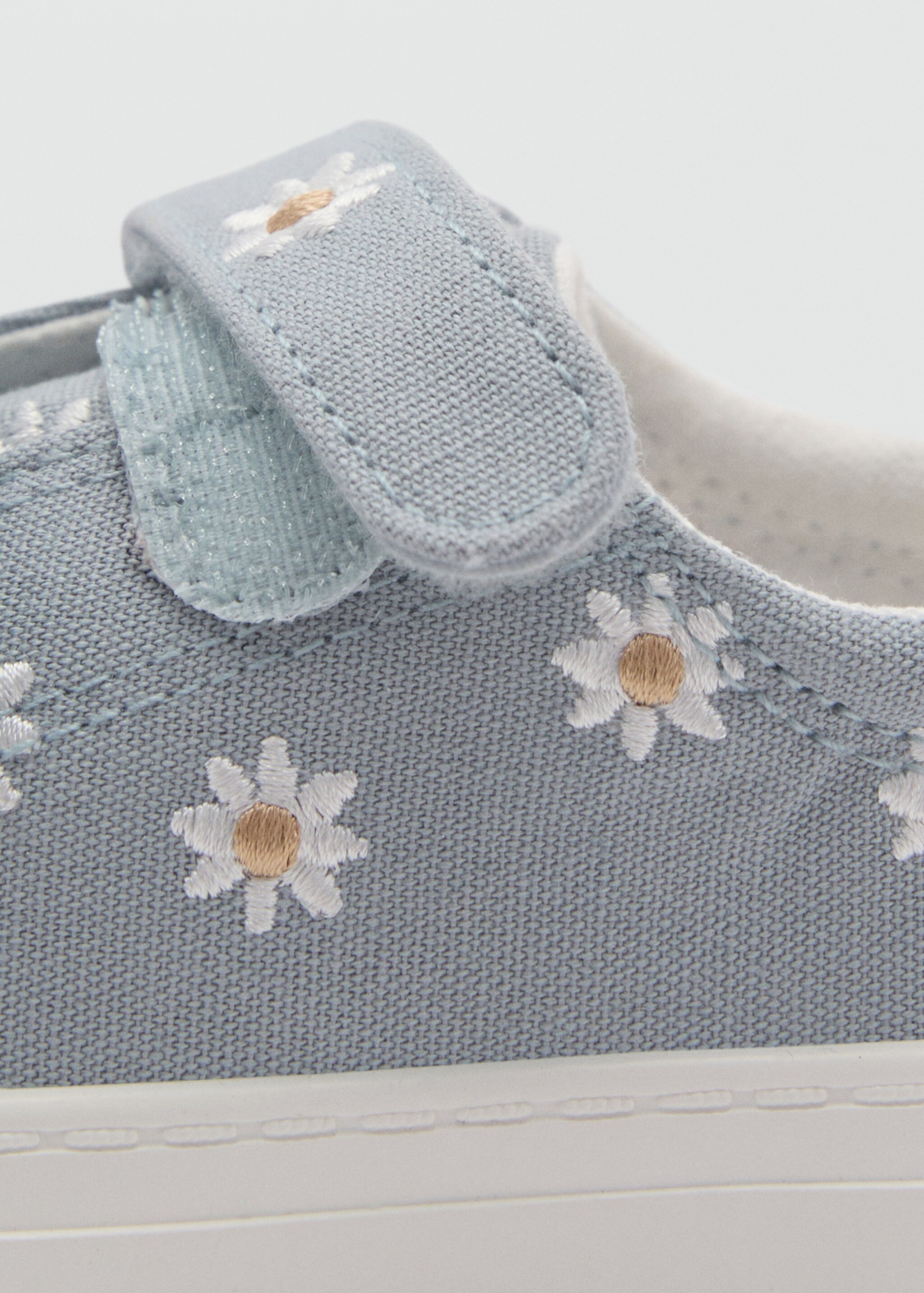 Floral-embroidered trainers - Details of the article 3, Sky Blue. Ref: 87025137-00.
