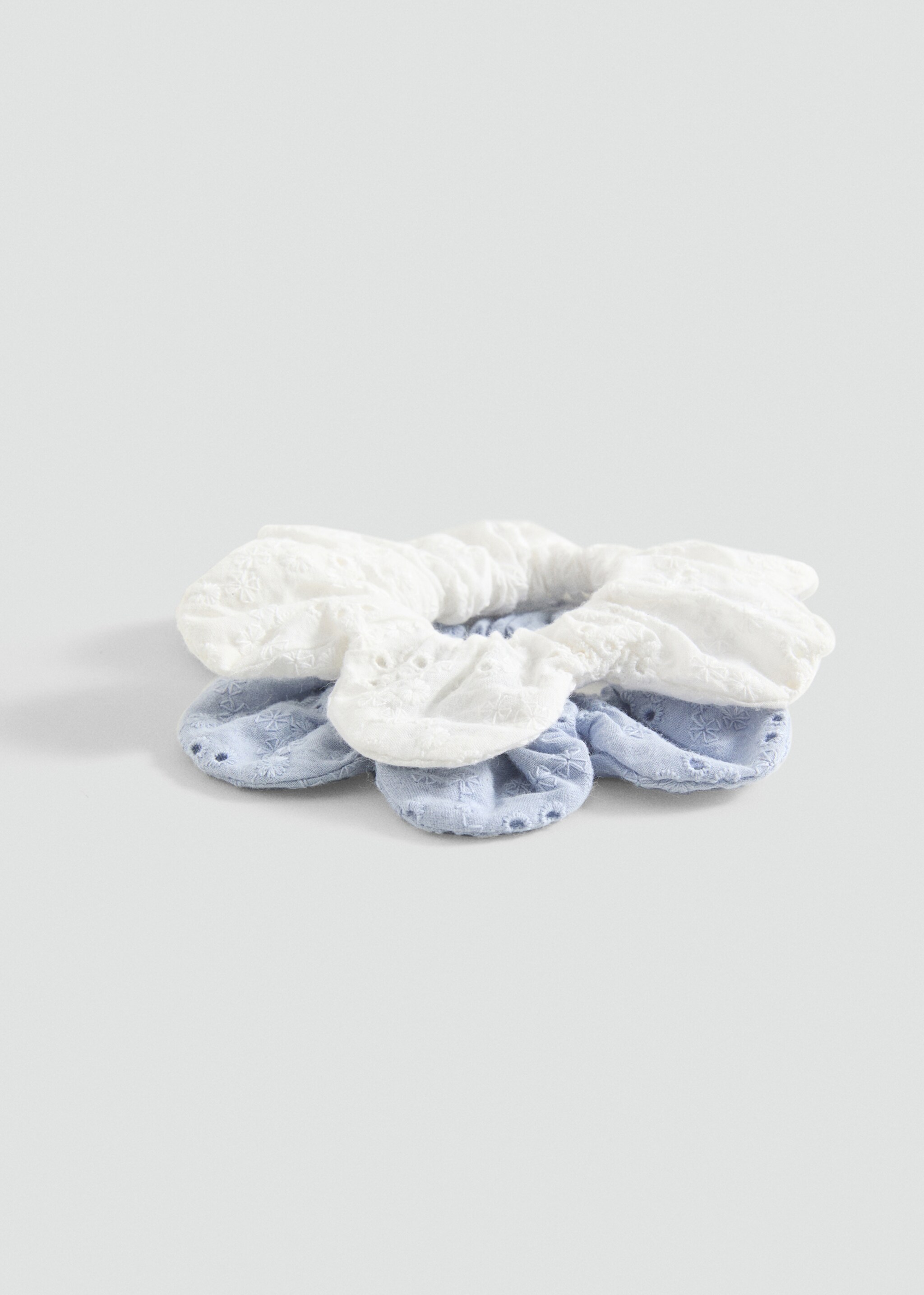 Pack 2 flower scrunchies - Medium plane, Sky Blue. Ref: 87025143-00.
