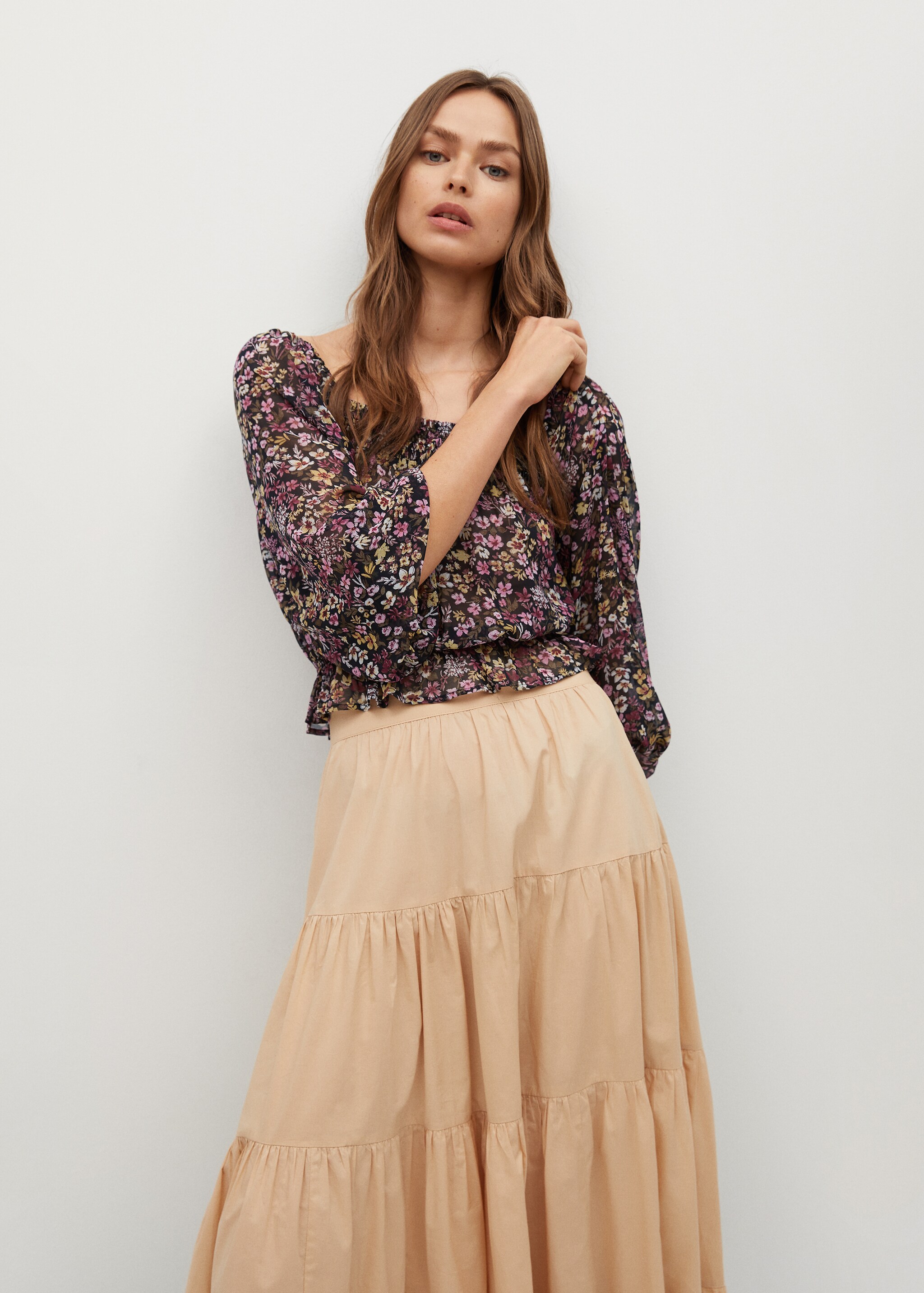 Blusa off-shoulder estampada - Plano medio