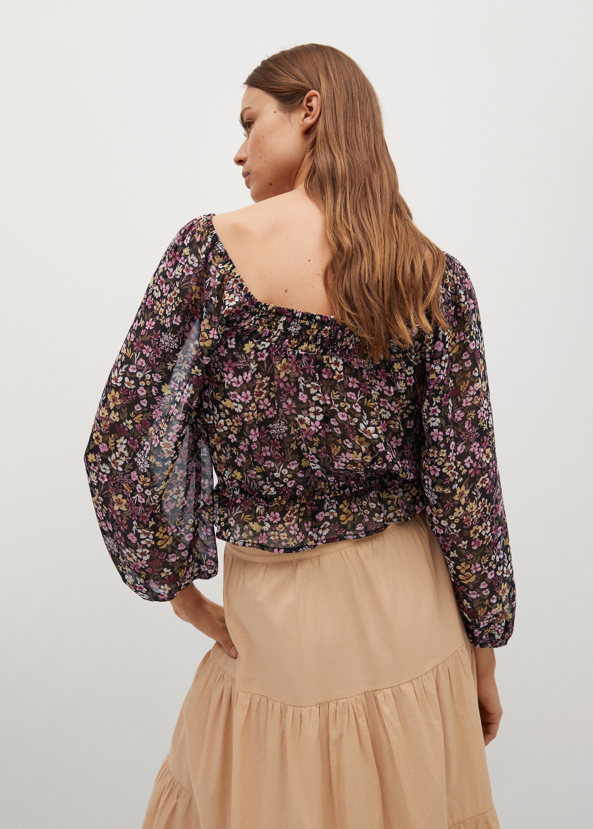 Blusa off-shoulder estampada - Reverso del artículo