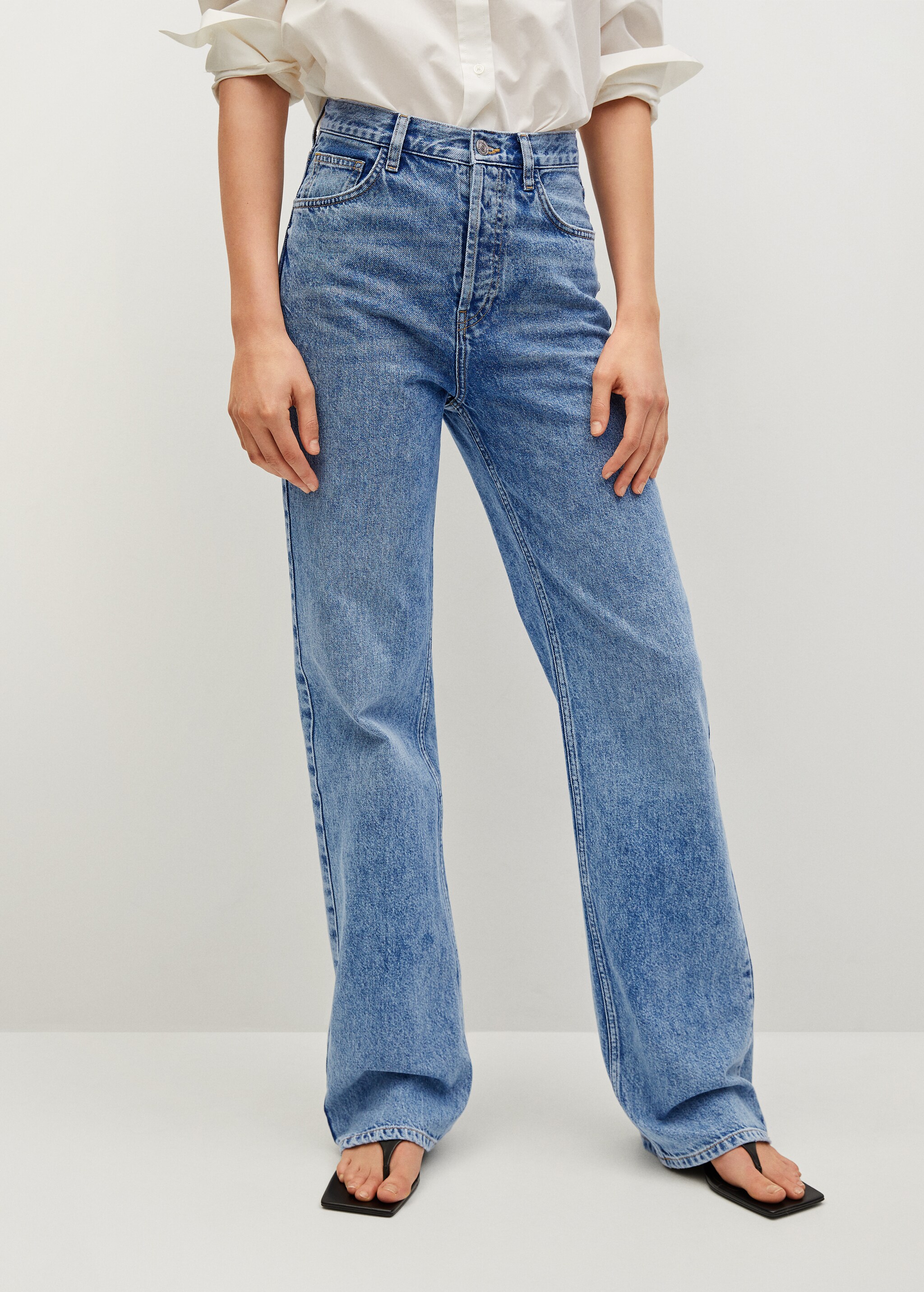 Jeans rectos tiro alto - Plano medio