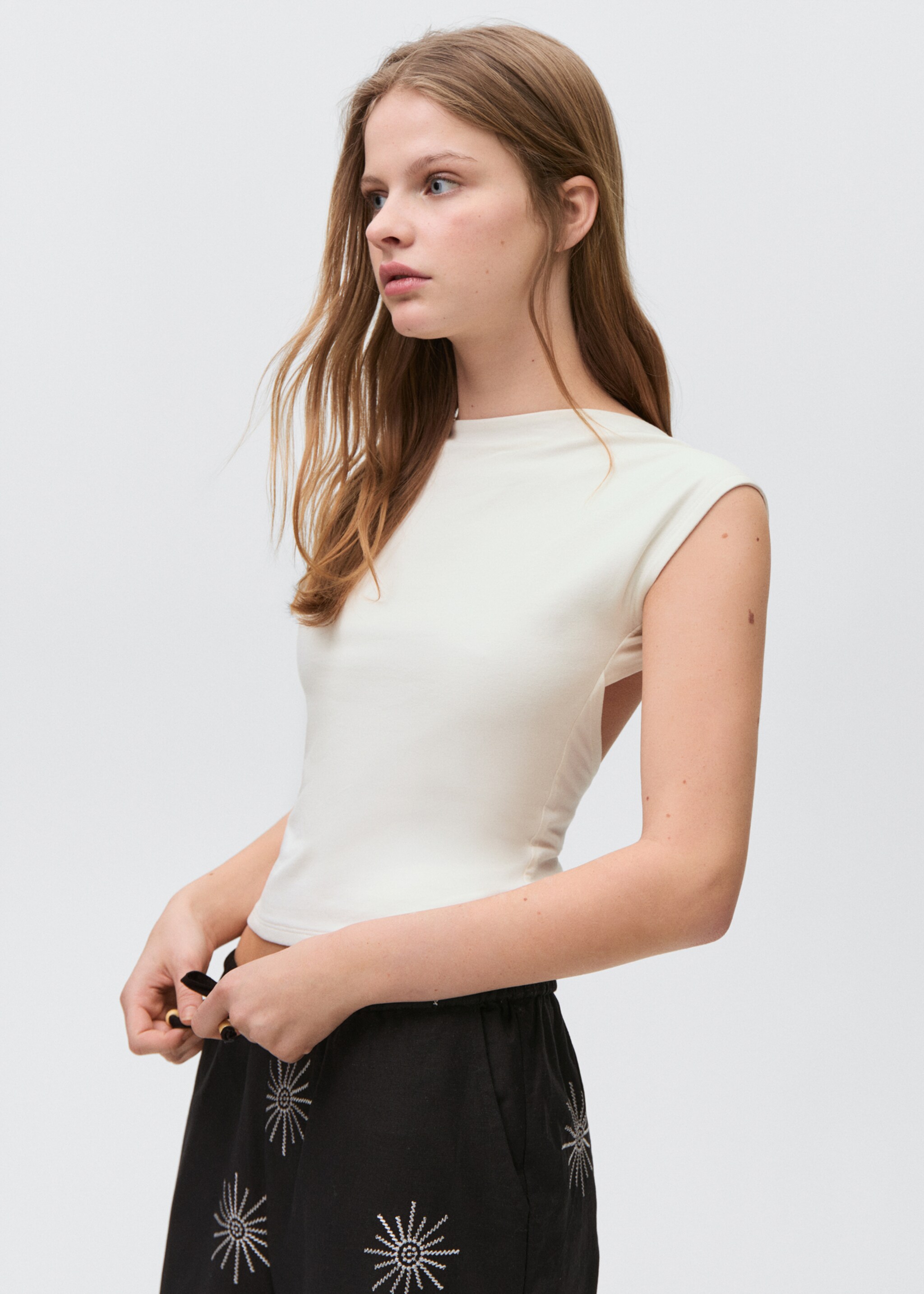 T-shirt with open back - Medium plane, Off White. Ref: 87025733-00.