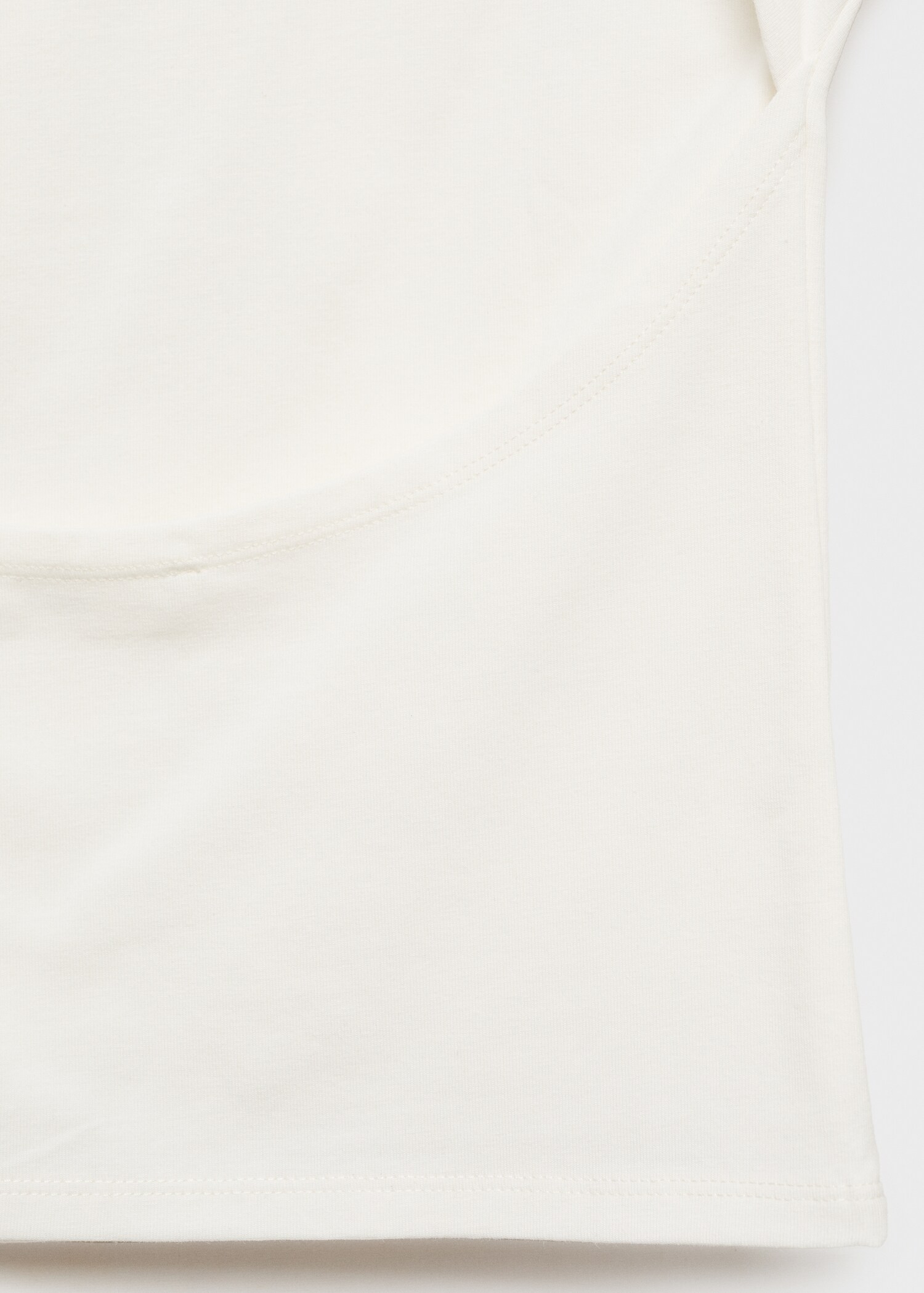 T-shirt with open back - Details of the article 8