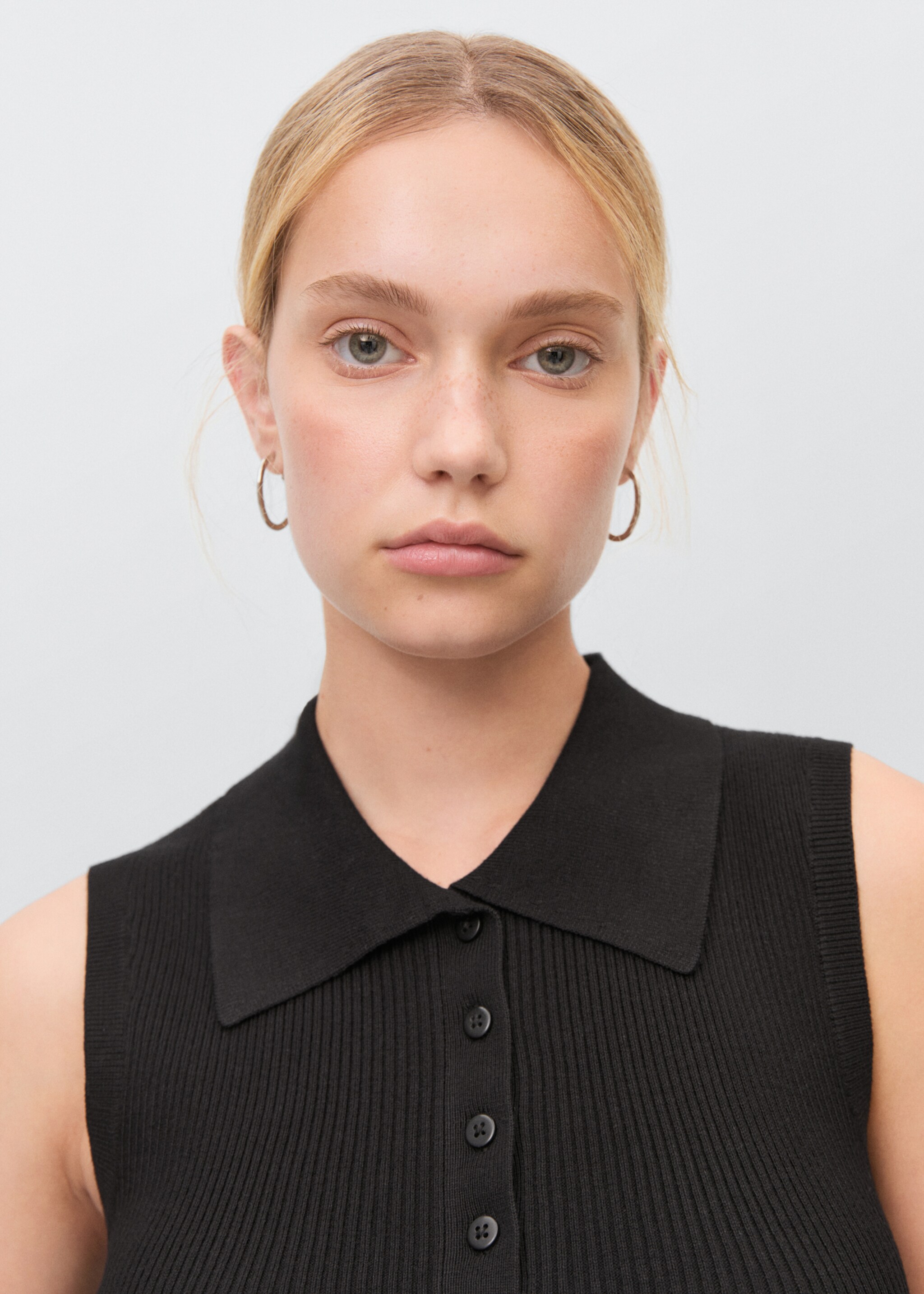 Polo-neck knitted top - Details of the article 1, Black. Ref: 87025735-00.