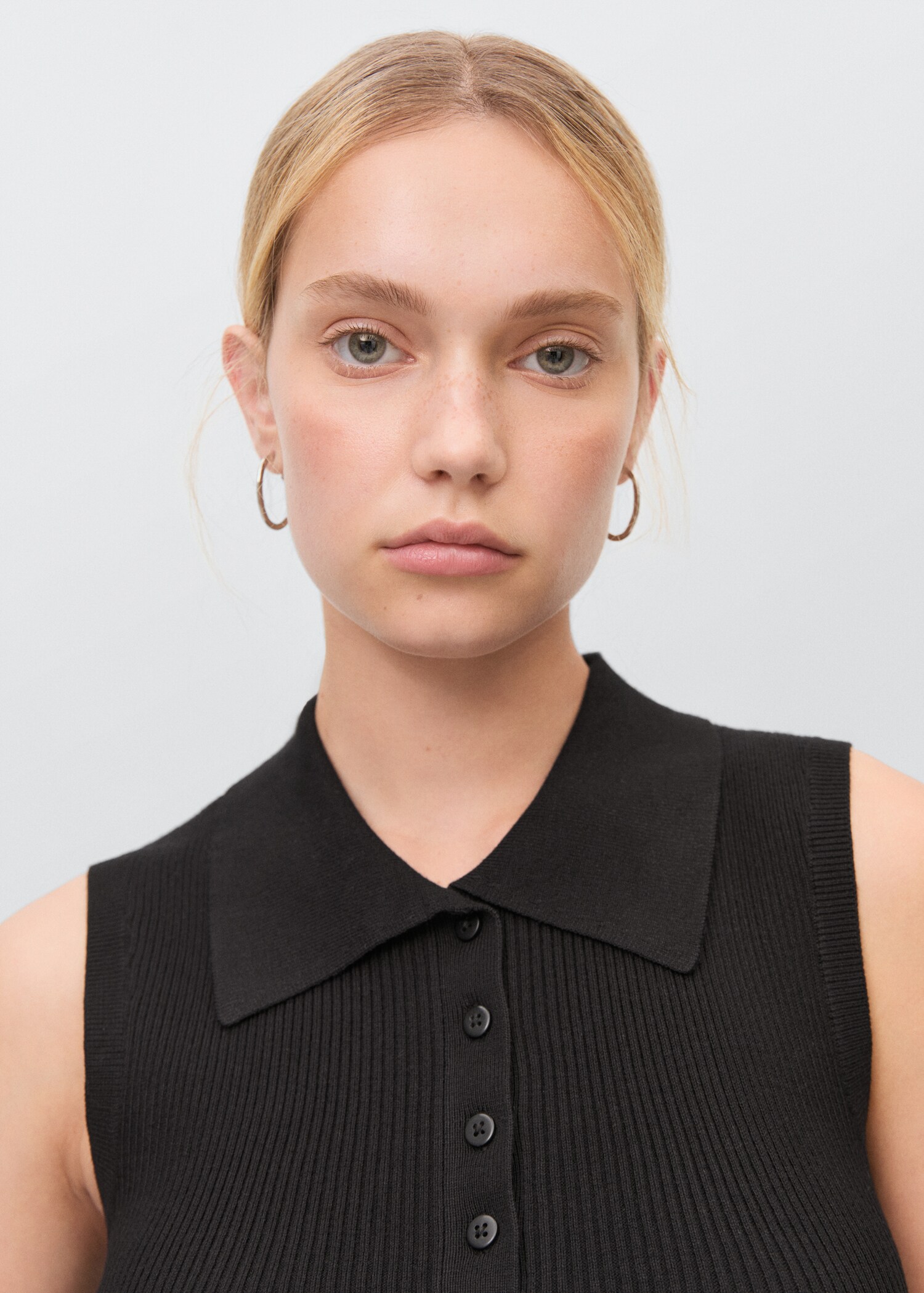 Polo-neck knitted top - Details of the article 1