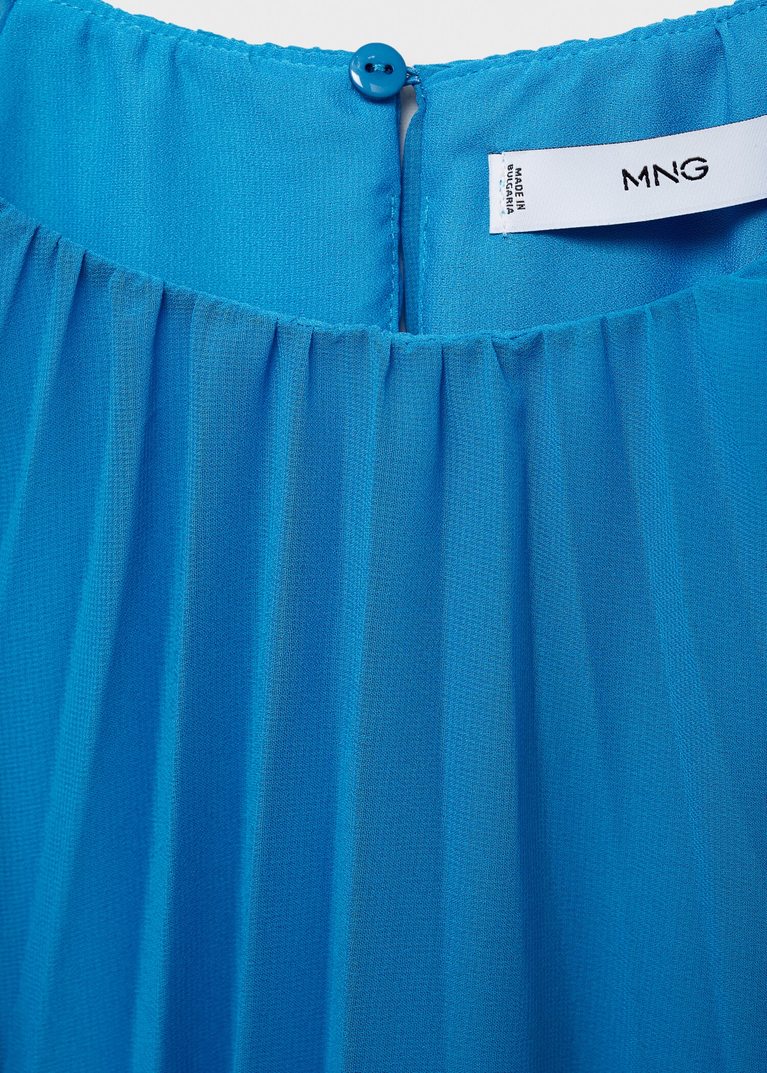 Flared-sleeve pleated dress - Details of the article 0