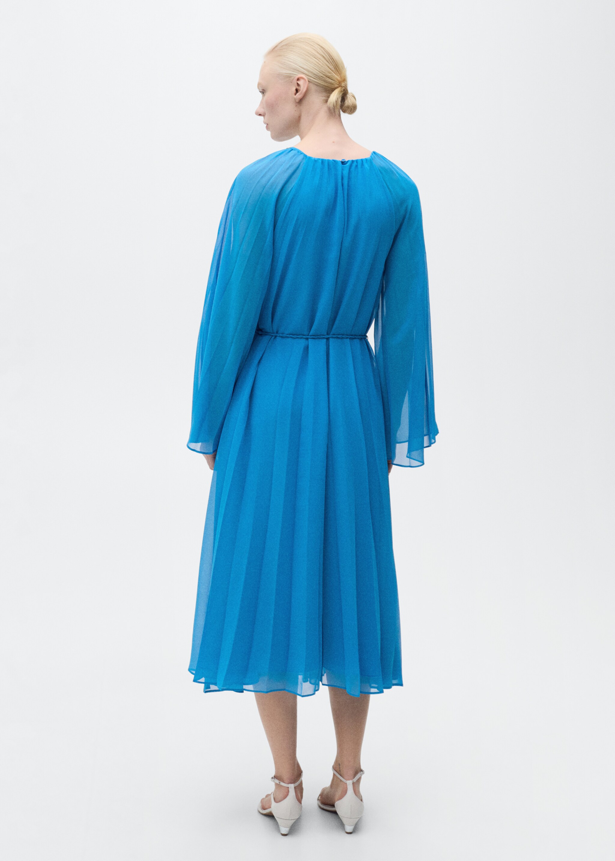 Flared-sleeve pleated dress - Reverse of the article, Blue. Ref: 87025757-00.