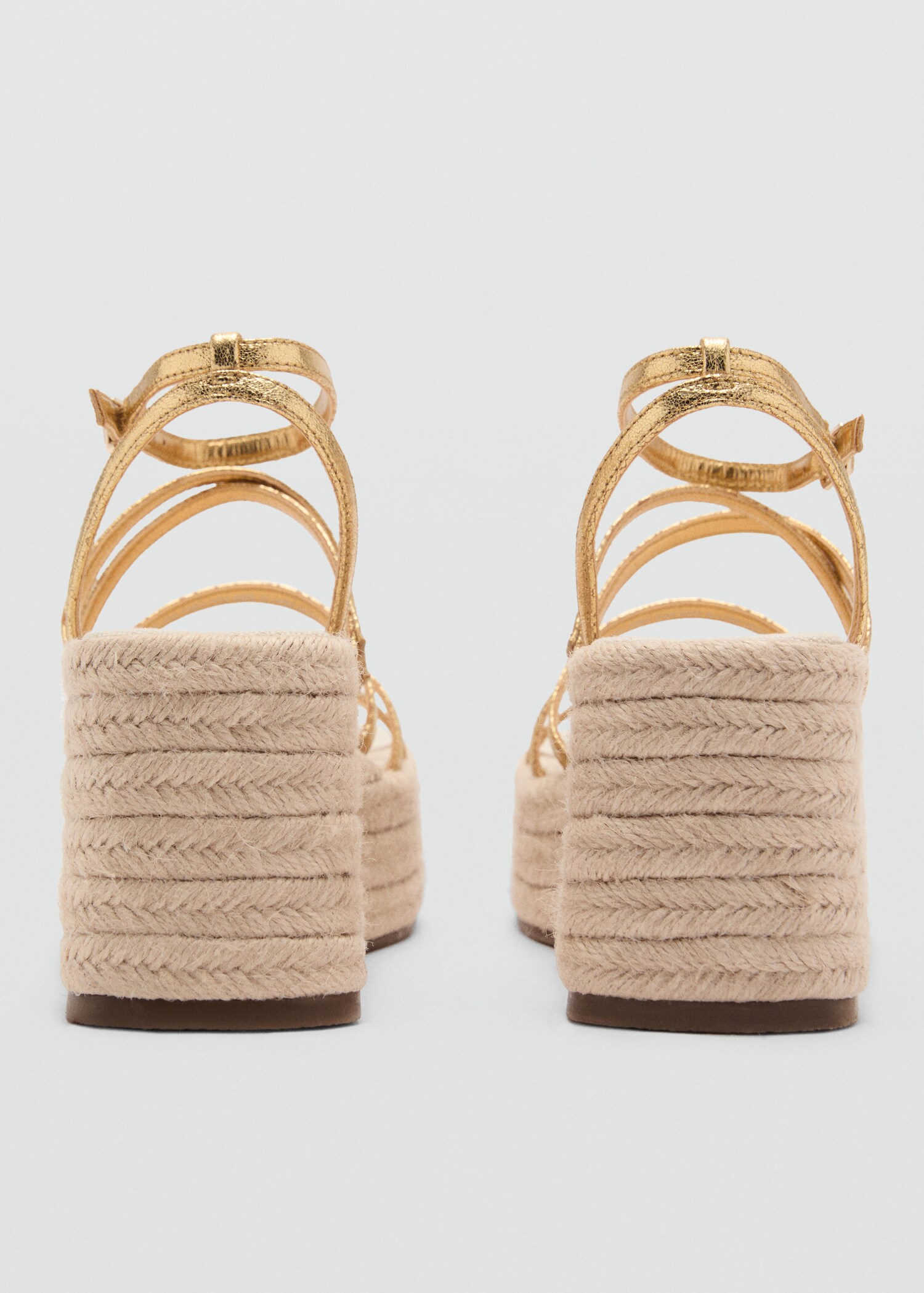 Πέδιλα πλατφόρμες με μεταλλικά λουριά - Λεπτομέρεια του προϊόντος 2