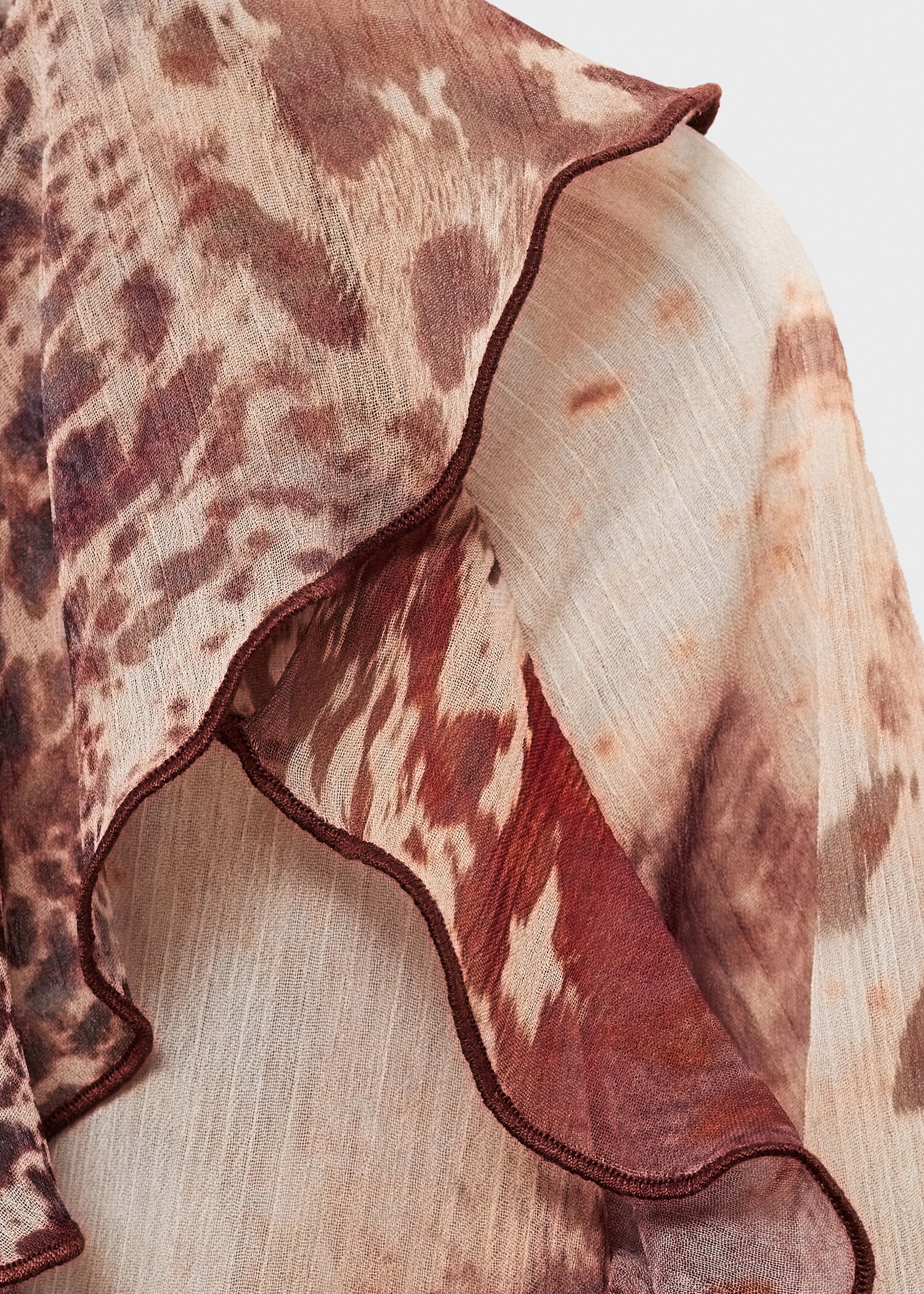 Printed blouse with ruffles and bow detail - Details of the article 0