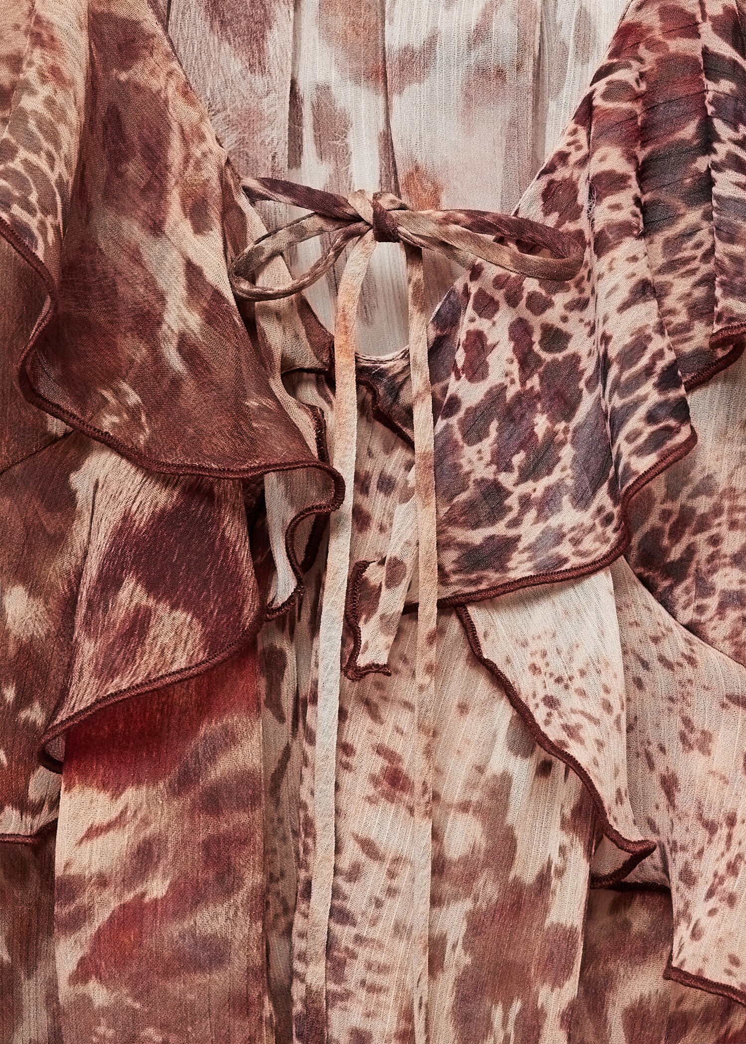 Printed blouse with ruffles and bow detail - Details of the article 8