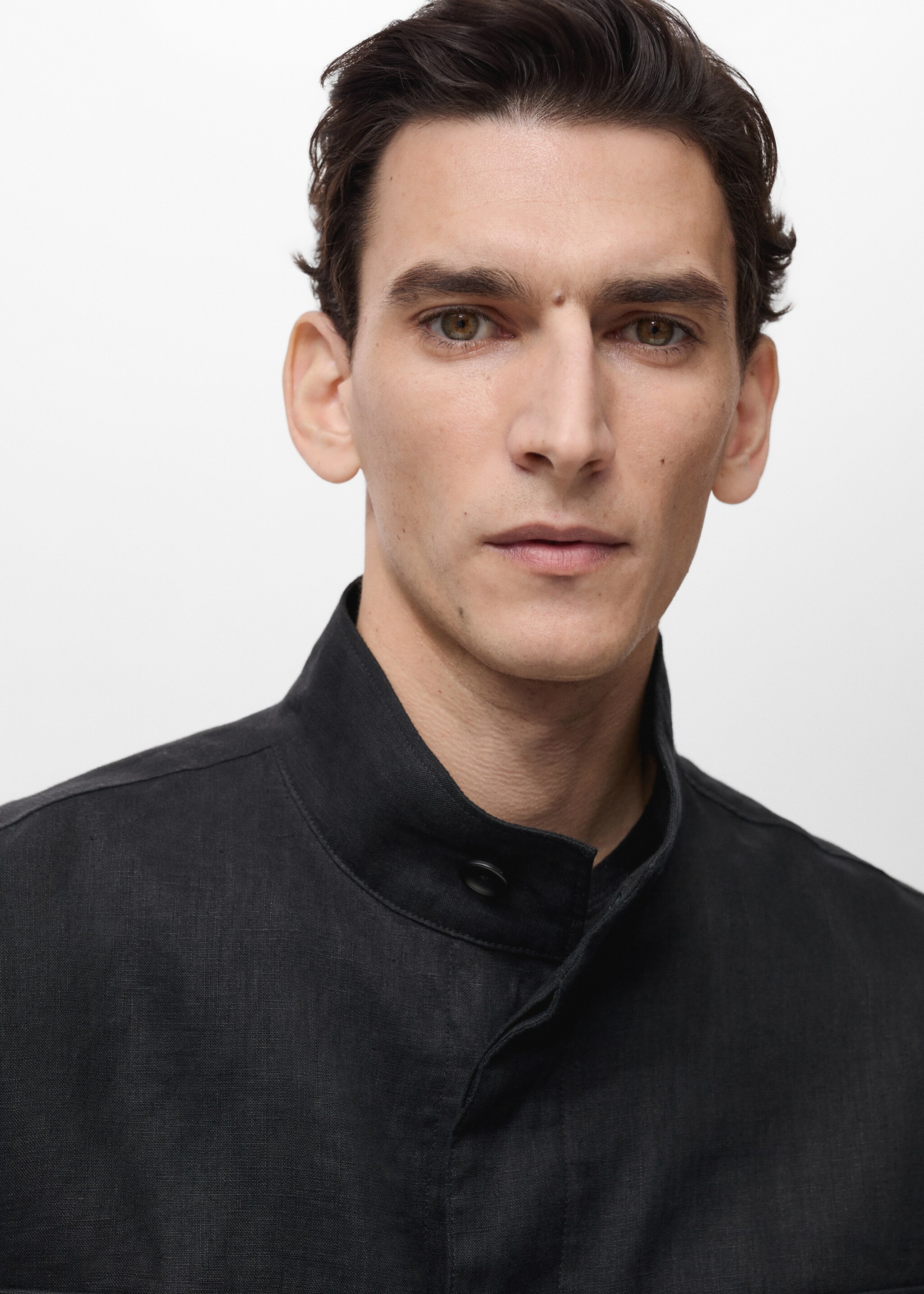 100% linen turtleneck jacket - Details of the article 1, Black. Ref: 87025920-00.