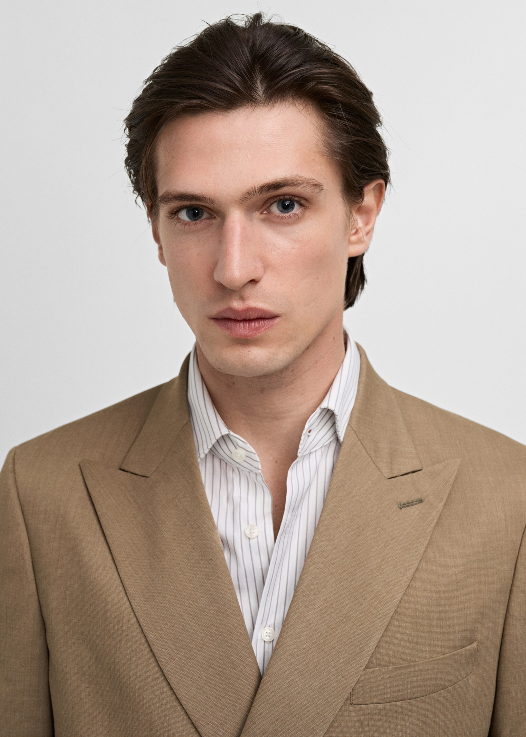 Giacca completo Mónaco doppiopetto slim-fit - Dettaglio dell'articolo 1, Marrone medio. Ref: 87025929-00.