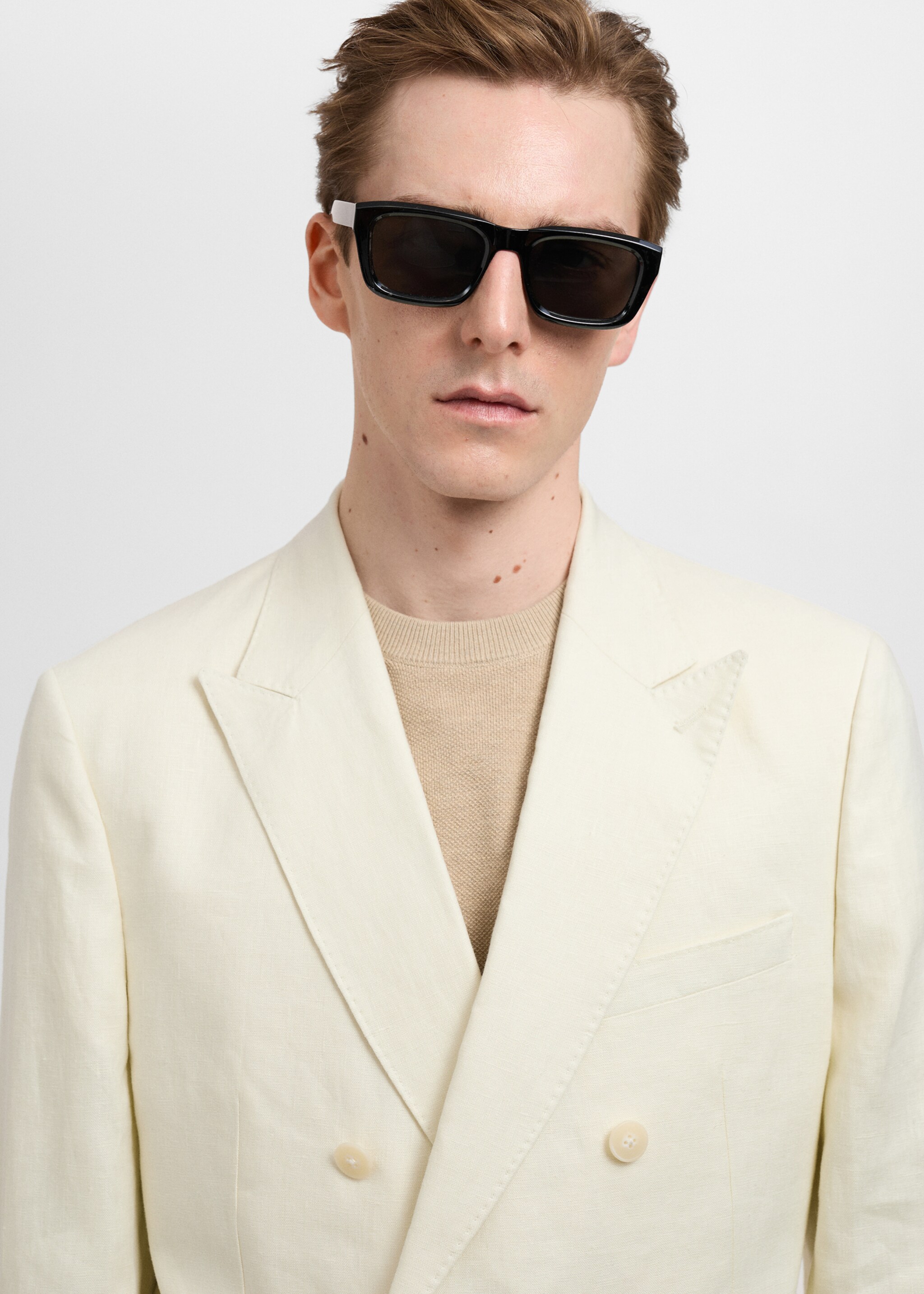 Veste costume croisée Amalfi 100 % lin slim-fit - Détail de l'article 1, Ivoire. Ref: 87025931-00.