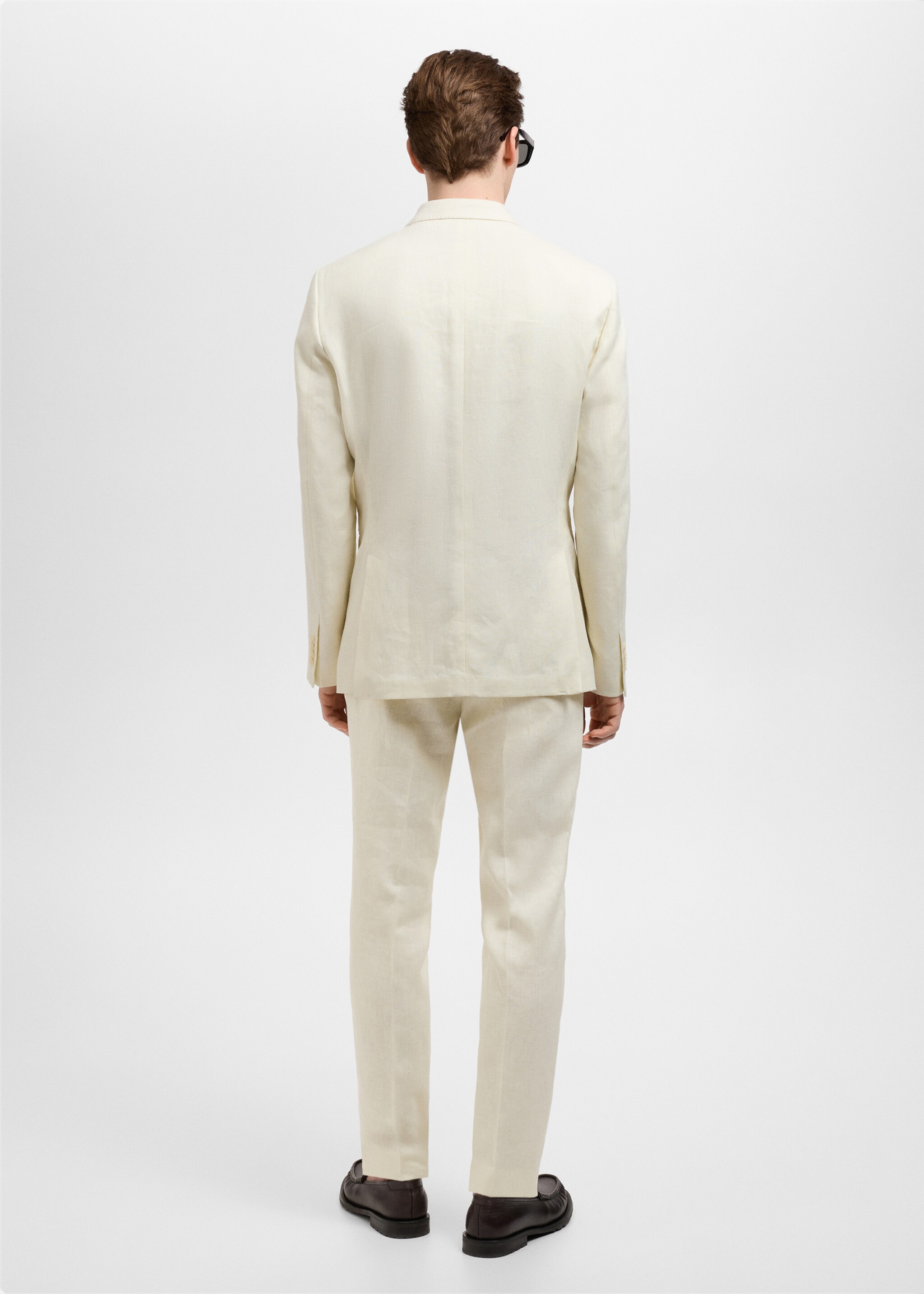 Veste costume croisée Amalfi 100 % lin slim-fit - Verso de l’article, Ivoire. Ref: 87025931-00.