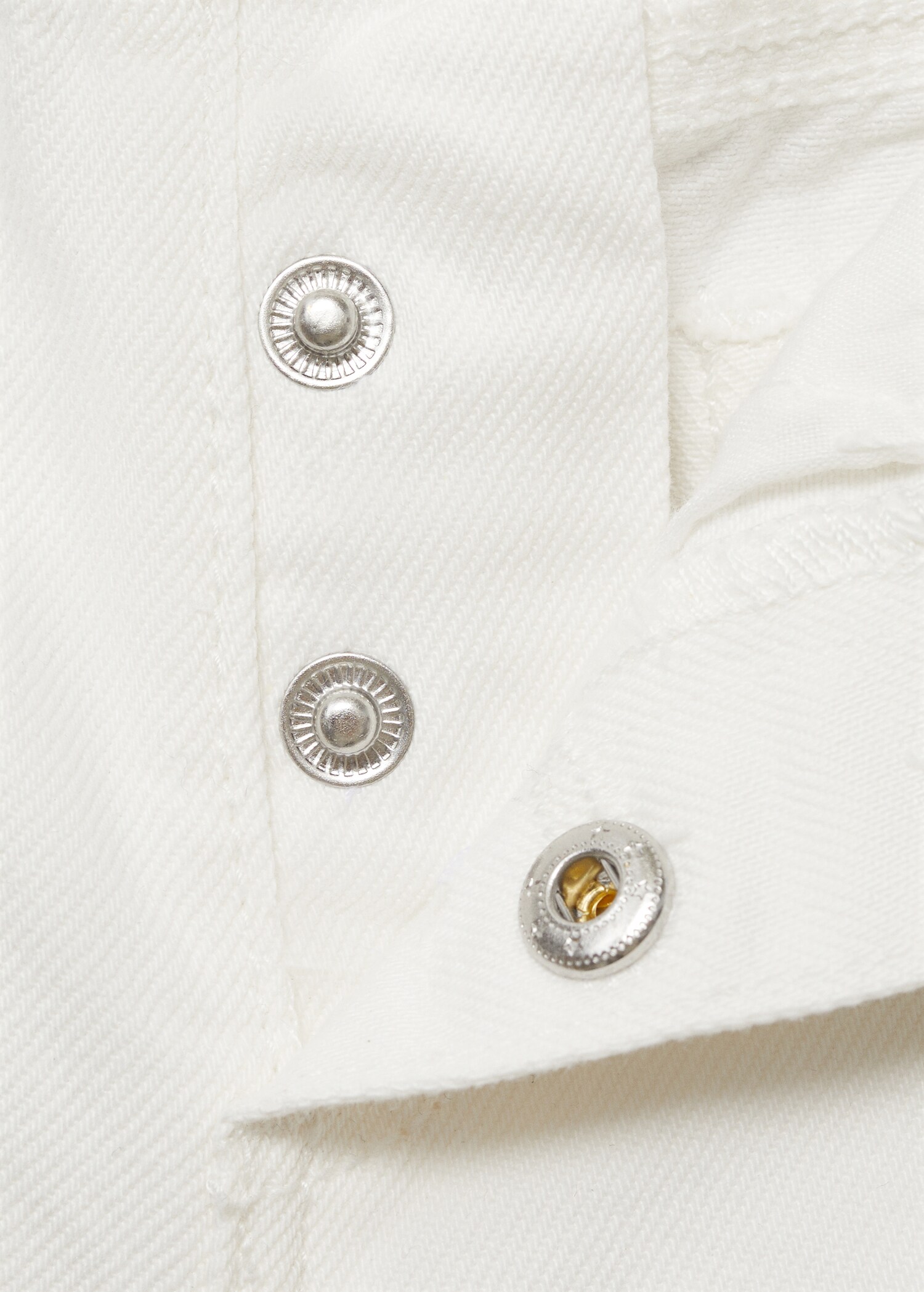 Denim shorts with belt - Details of the article 0