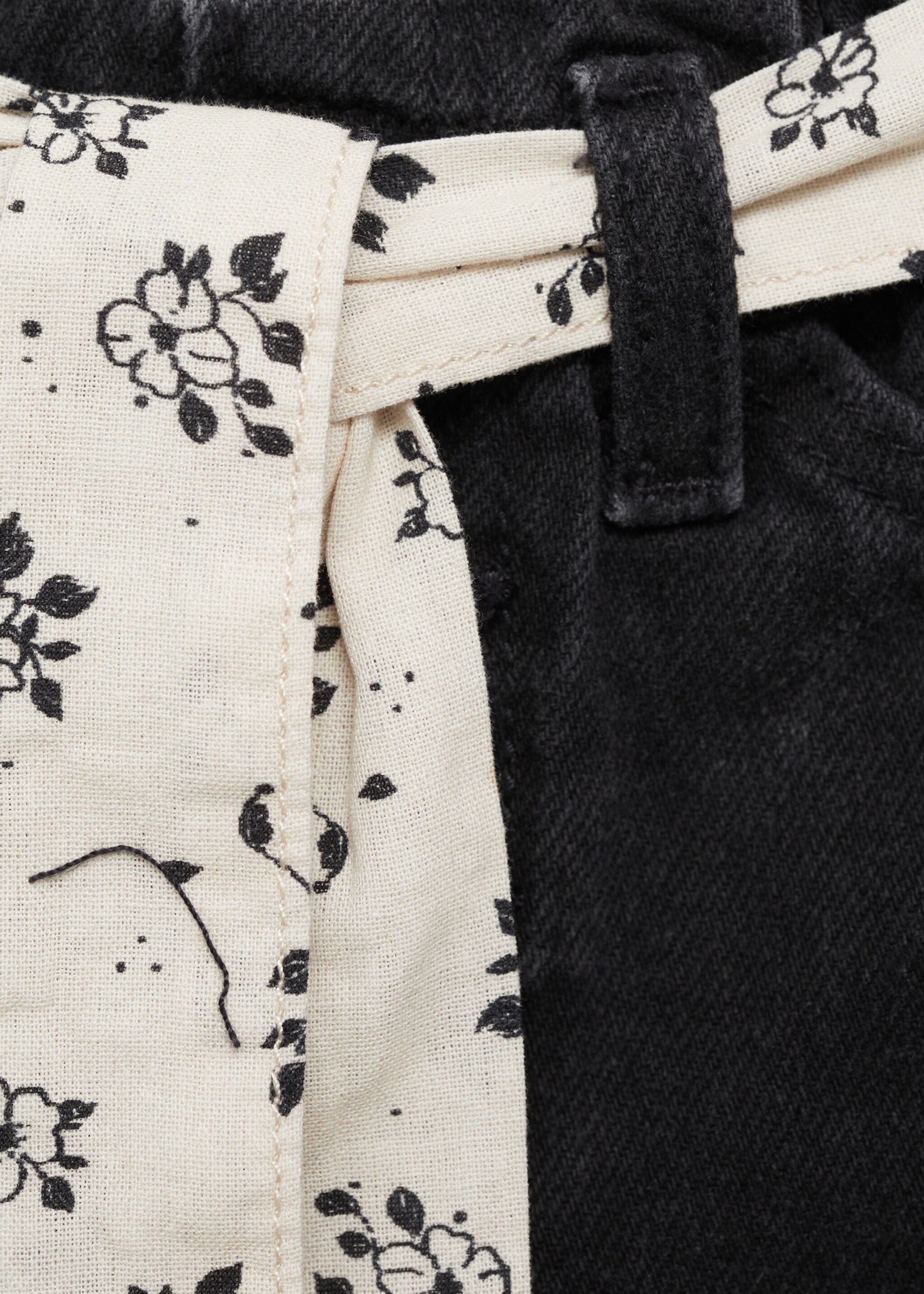 Denim shorts with belt - Details of the article 0, Black denim. Ref: 87025955-00.