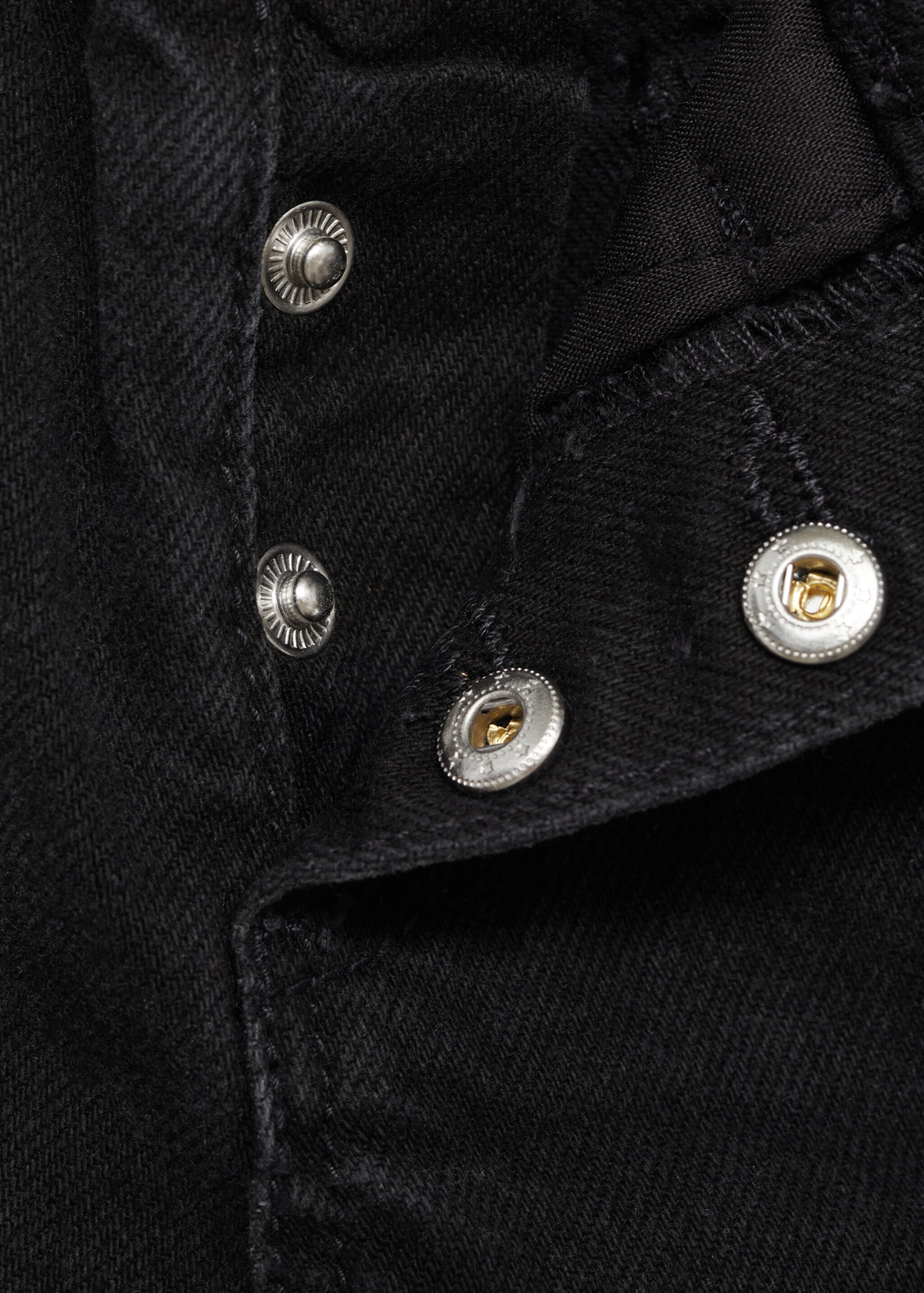 Denim shorts with belt - Details of the article 8, Black denim. Ref: 87025955-00.