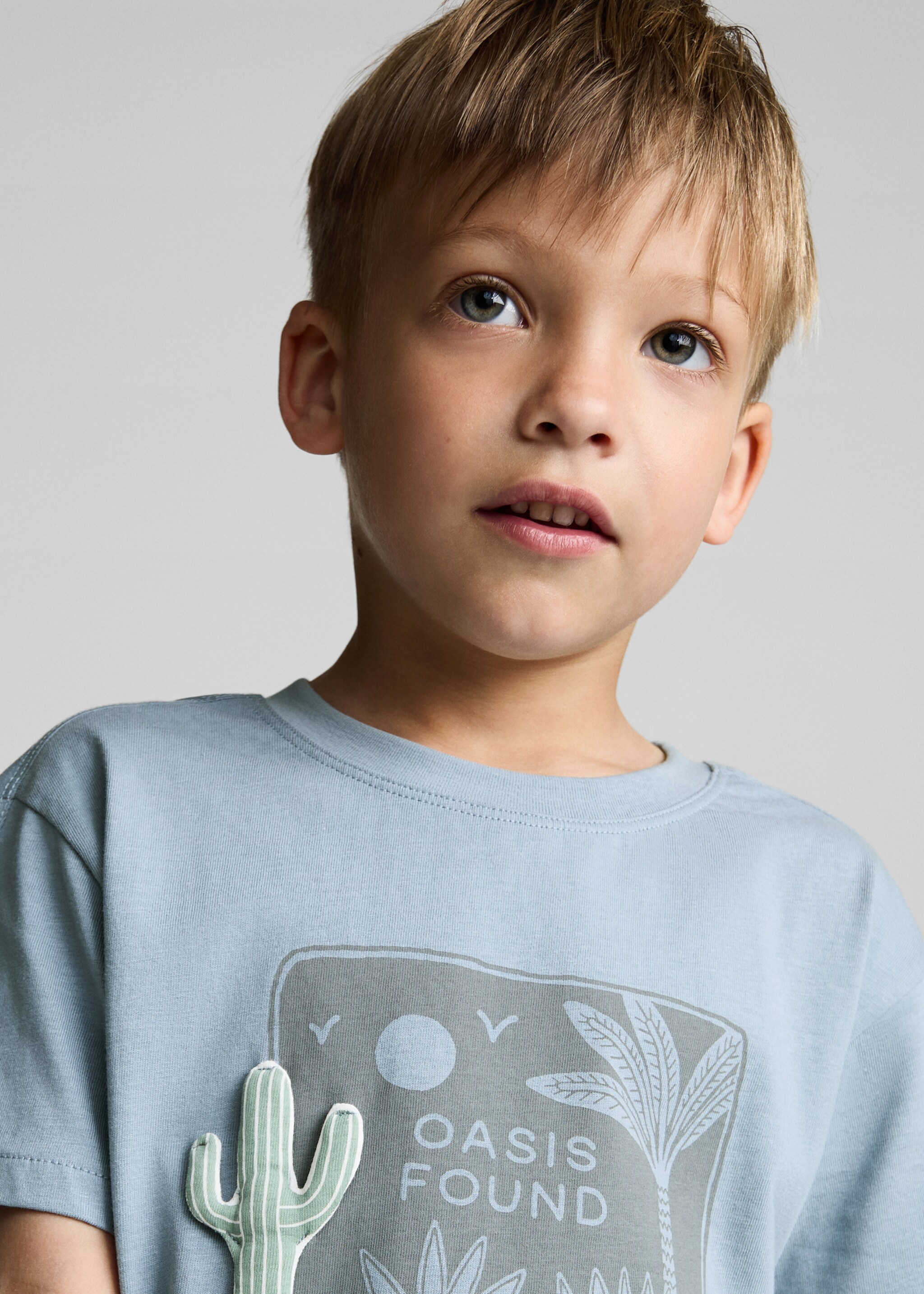 Katoenen T-shirt met reliëf ontwerp - Detail van het artikel 1, Blauw. Ref: 87025965-00.