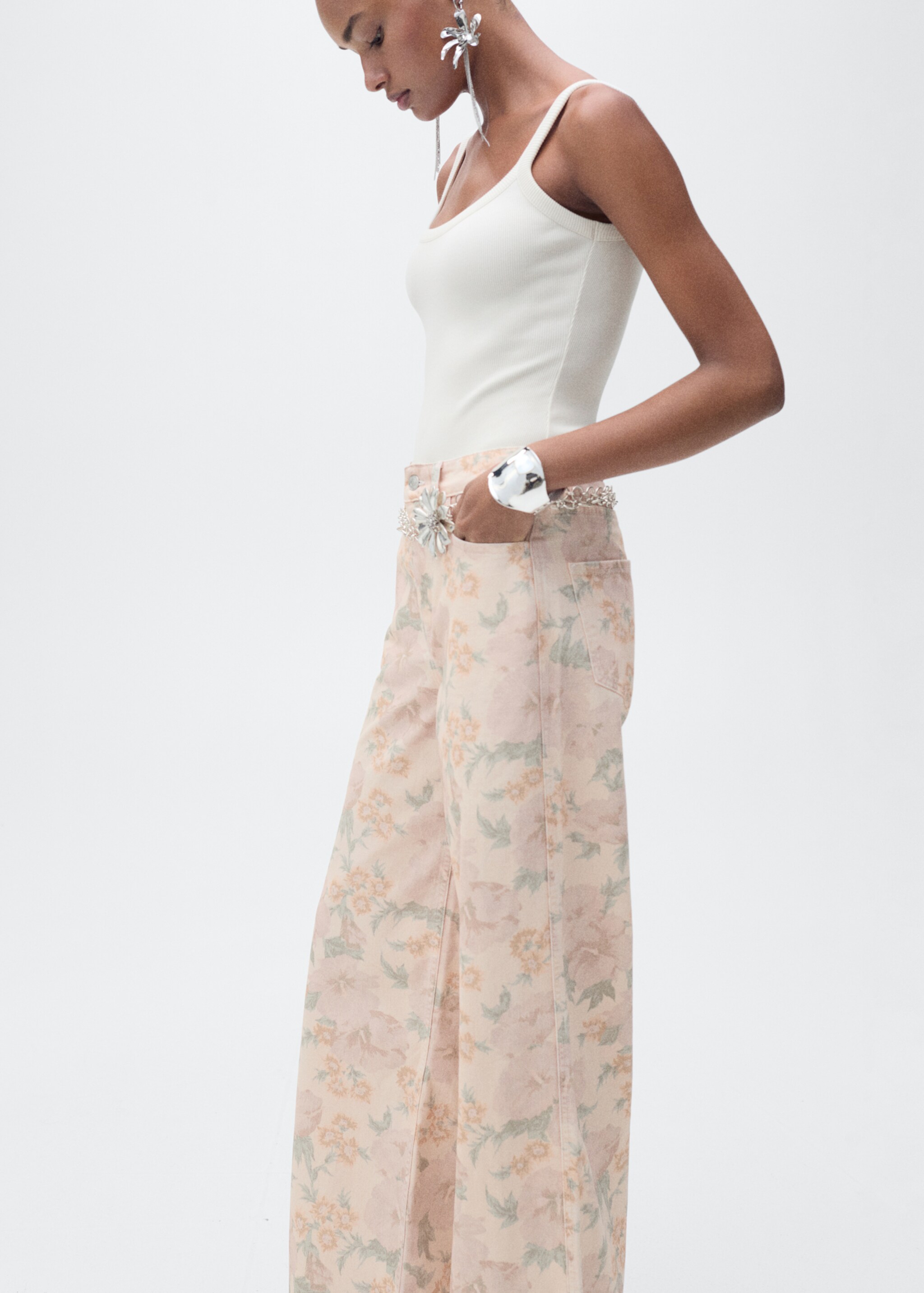 Floral-print wide leg jeans - Details of the article 1, Pastel Pink. Ref: 87025995-00.