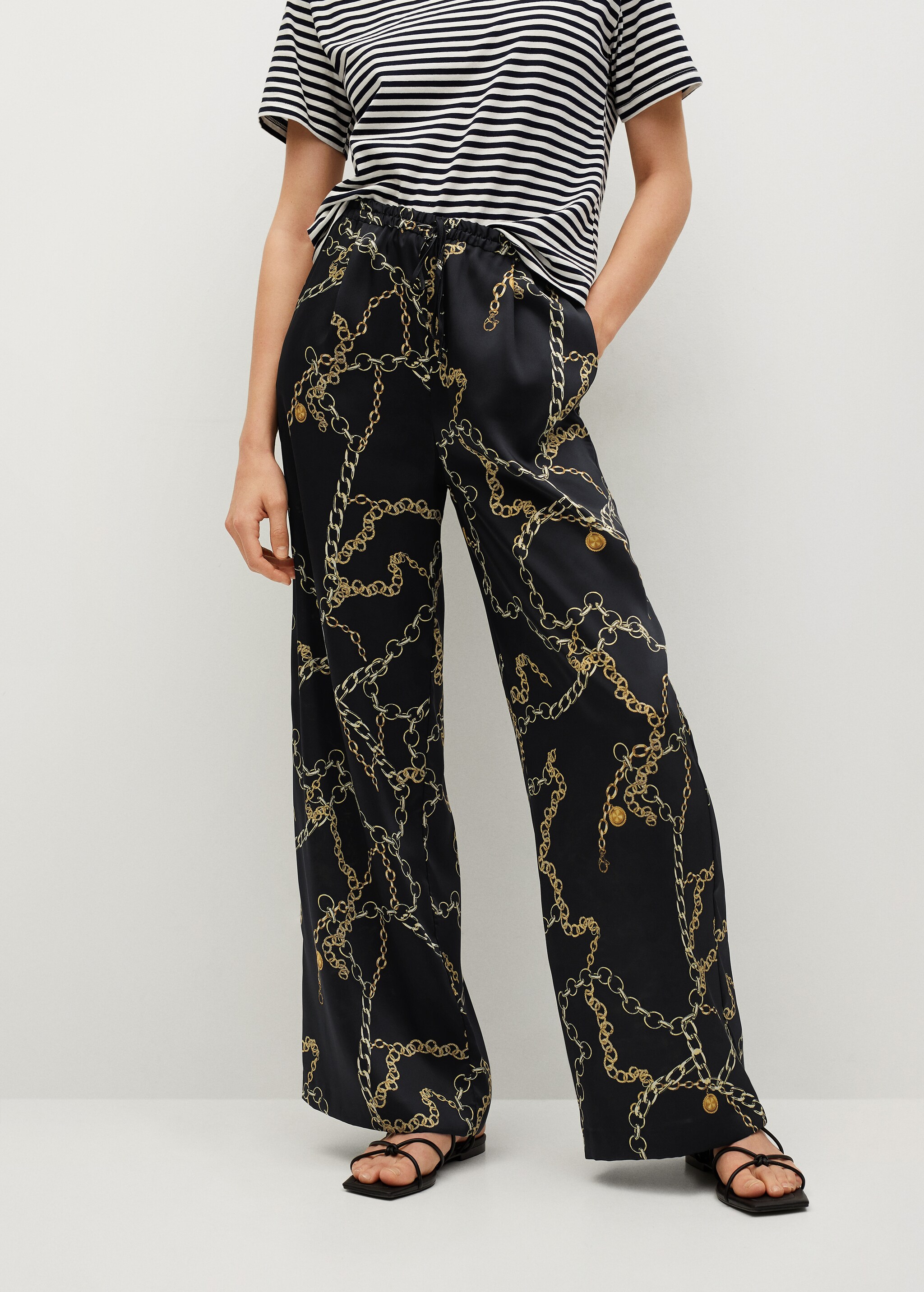 Pantalón fluido estampado - Plano medio