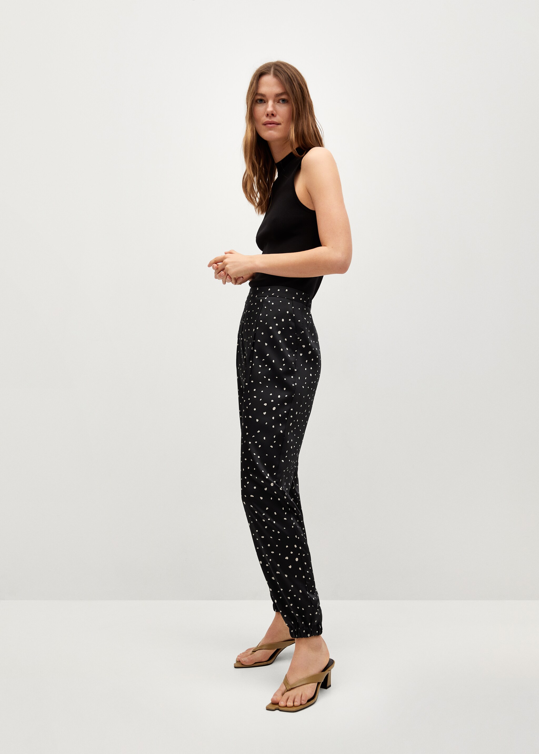 Satin-finish trousers with pleat detail  - Details of the article 2