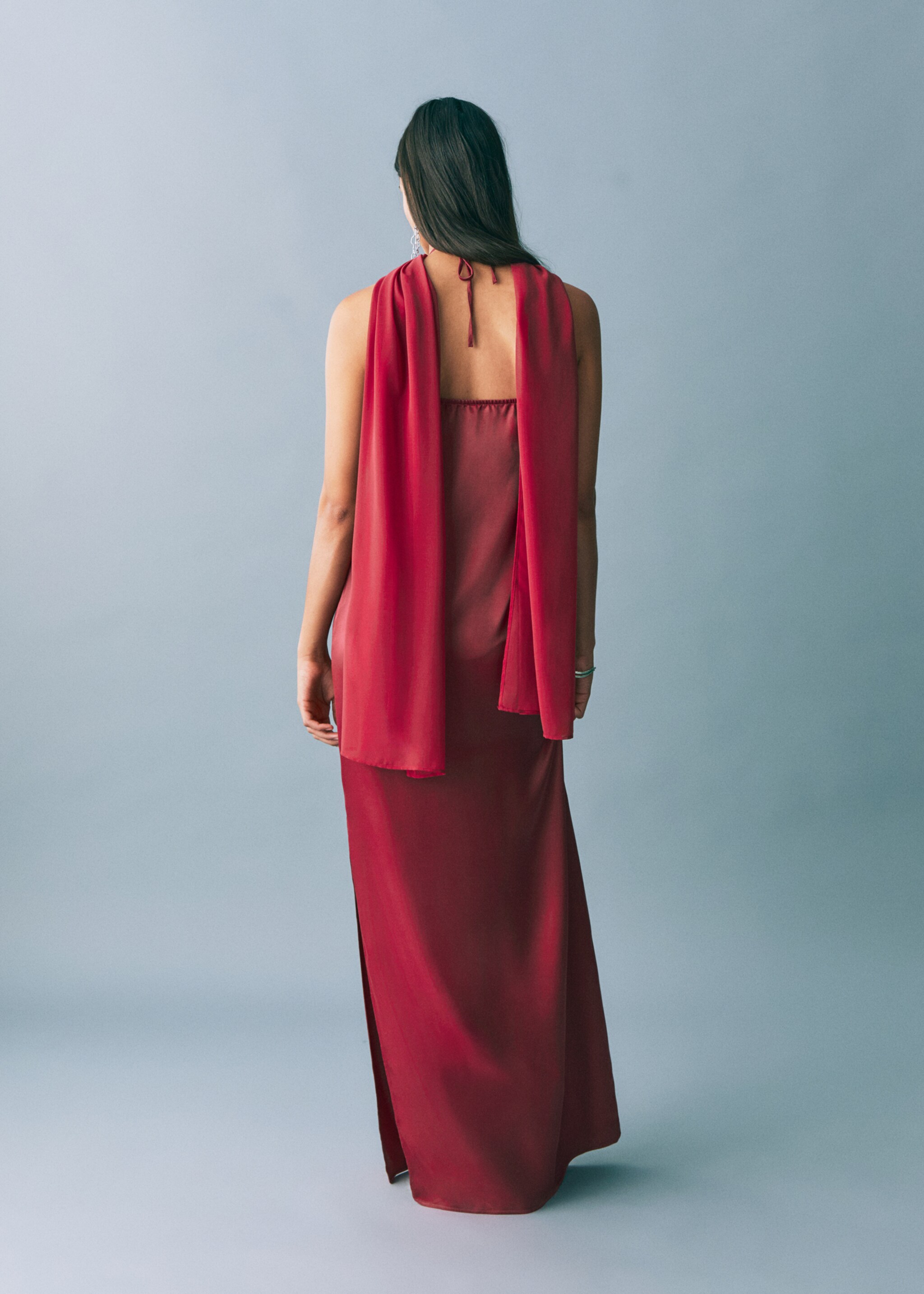 Satin halter neck dress - Reverse of the article, Maroon. Ref: 87026364-00.