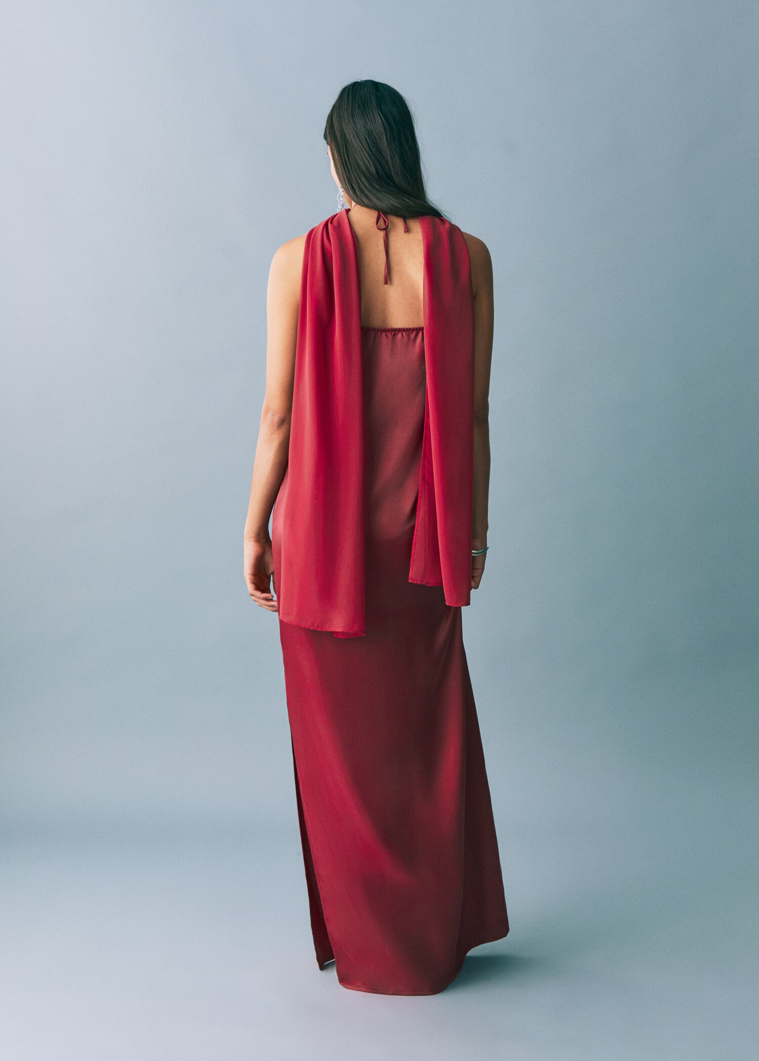 Satin halter neck dress - Reverse of the article