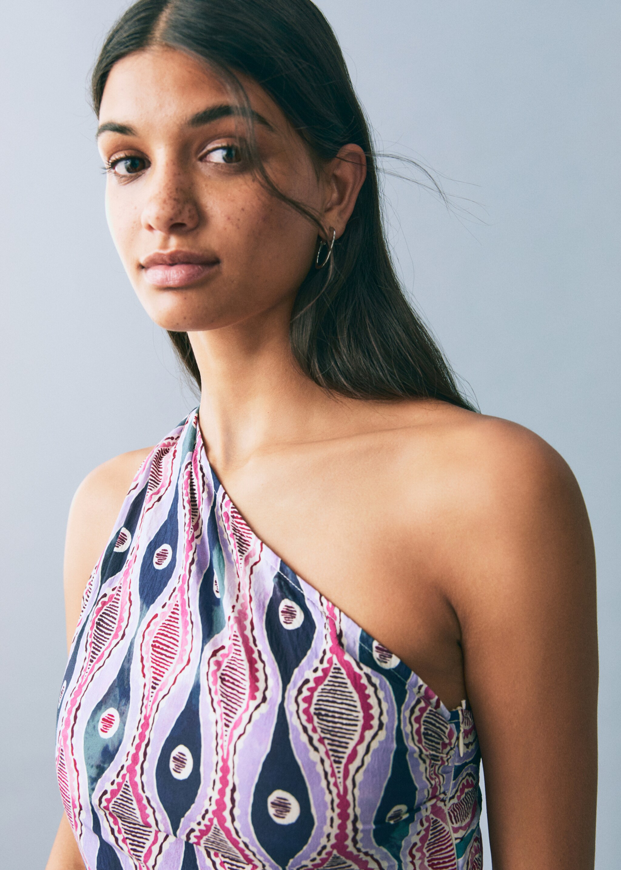 Asymmetrisk mönstrad klänning - Detaljer om artikeln 1, Lila. Ref: 87026366-00.