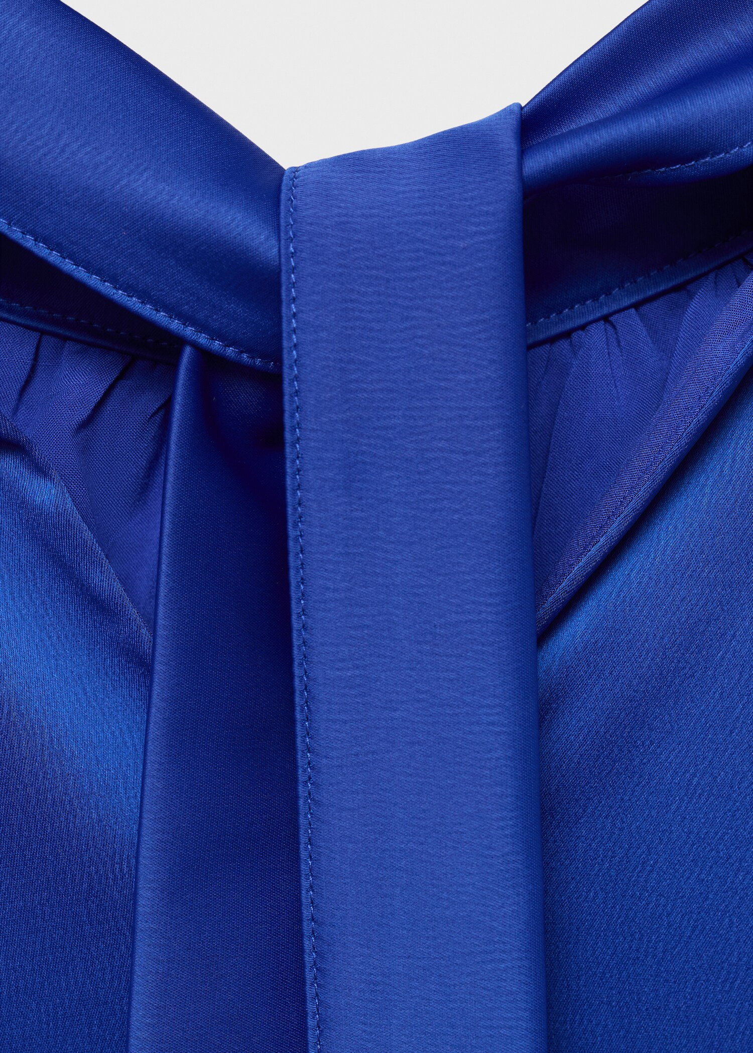 Satiniertes Neckholderkleid - Detail des Artikels 8