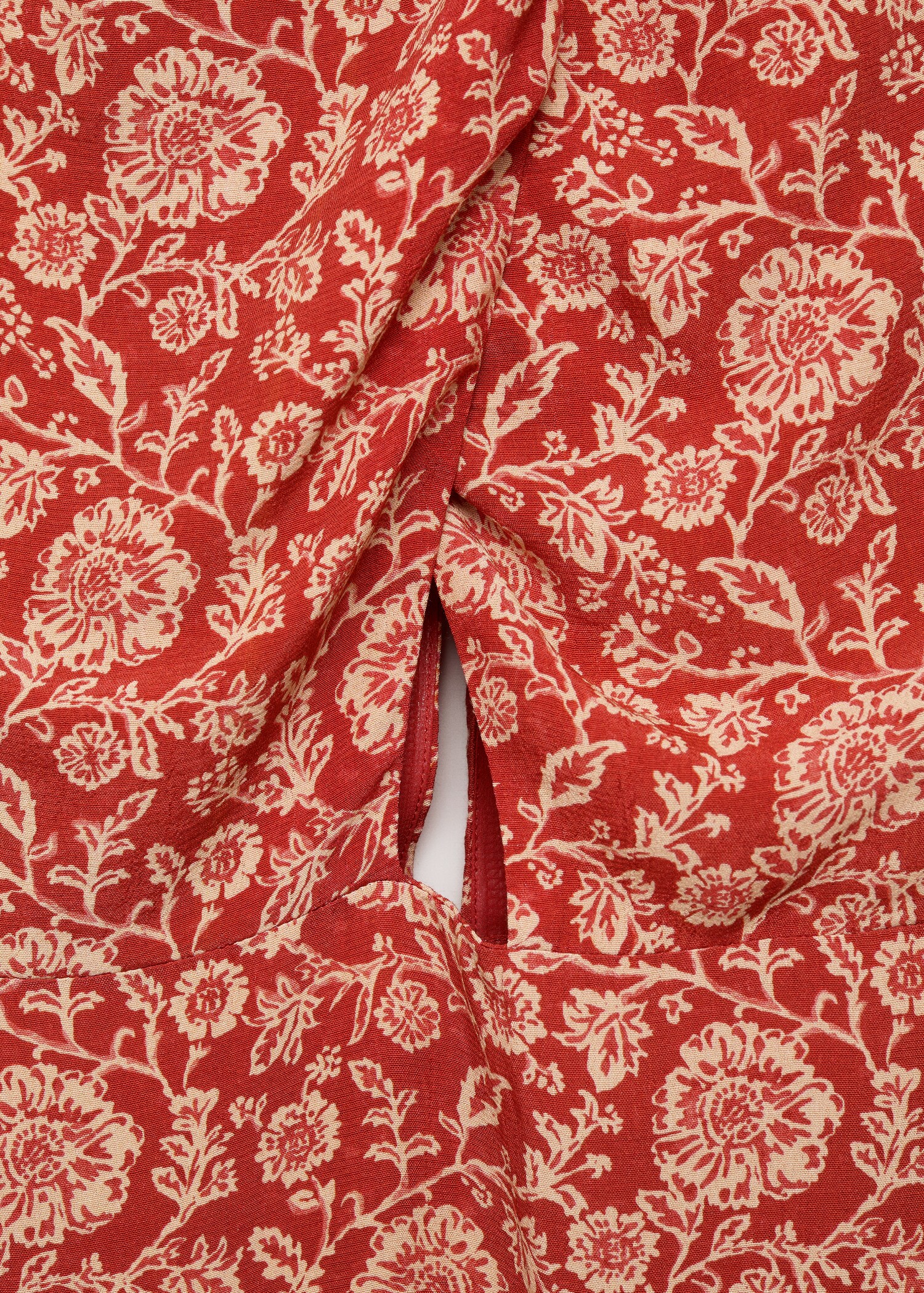 Kleid mit Halfterkragen - Detail des Artikels 8