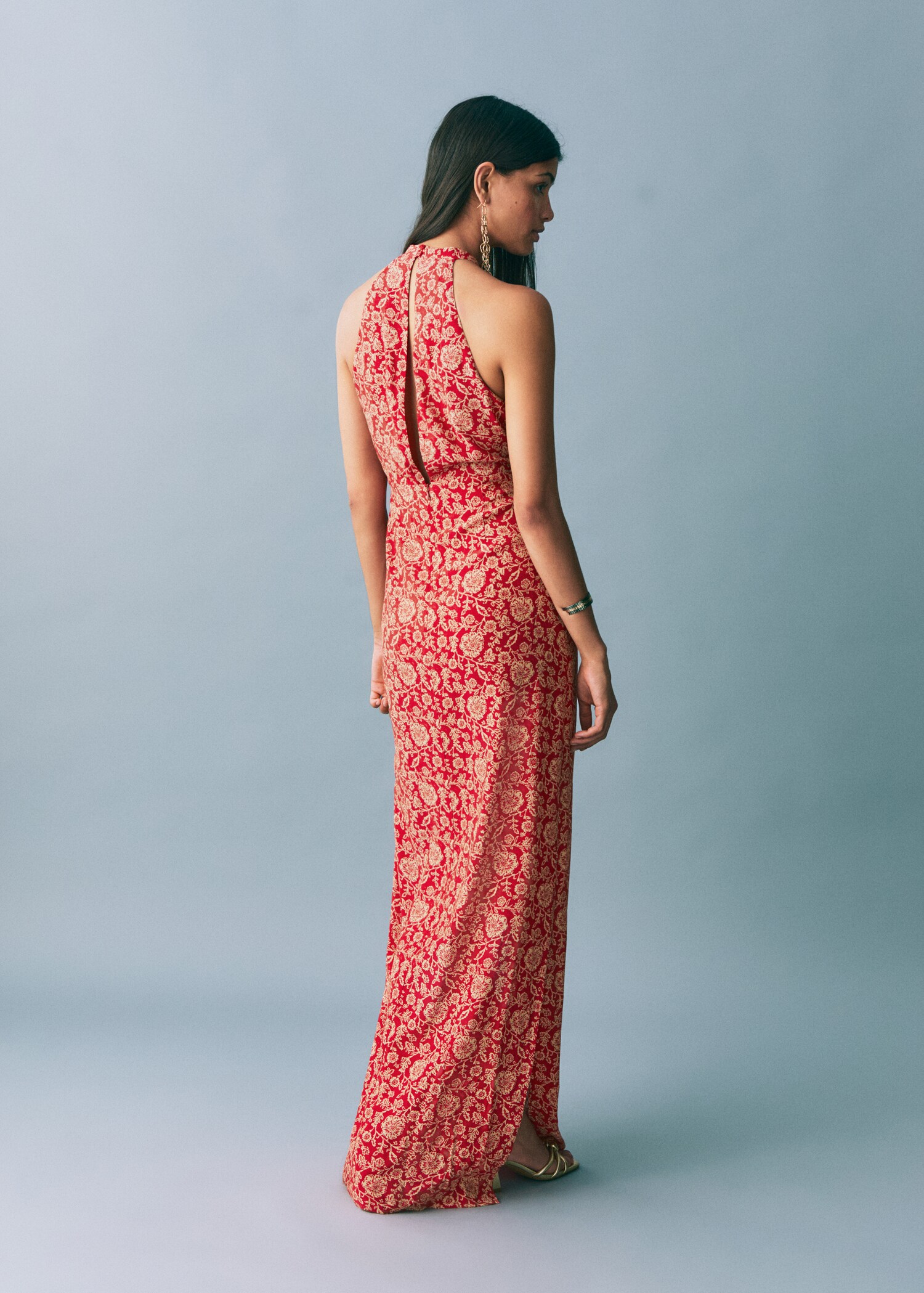 Kleid mit Halfterkragen - Rückseite des Artikels