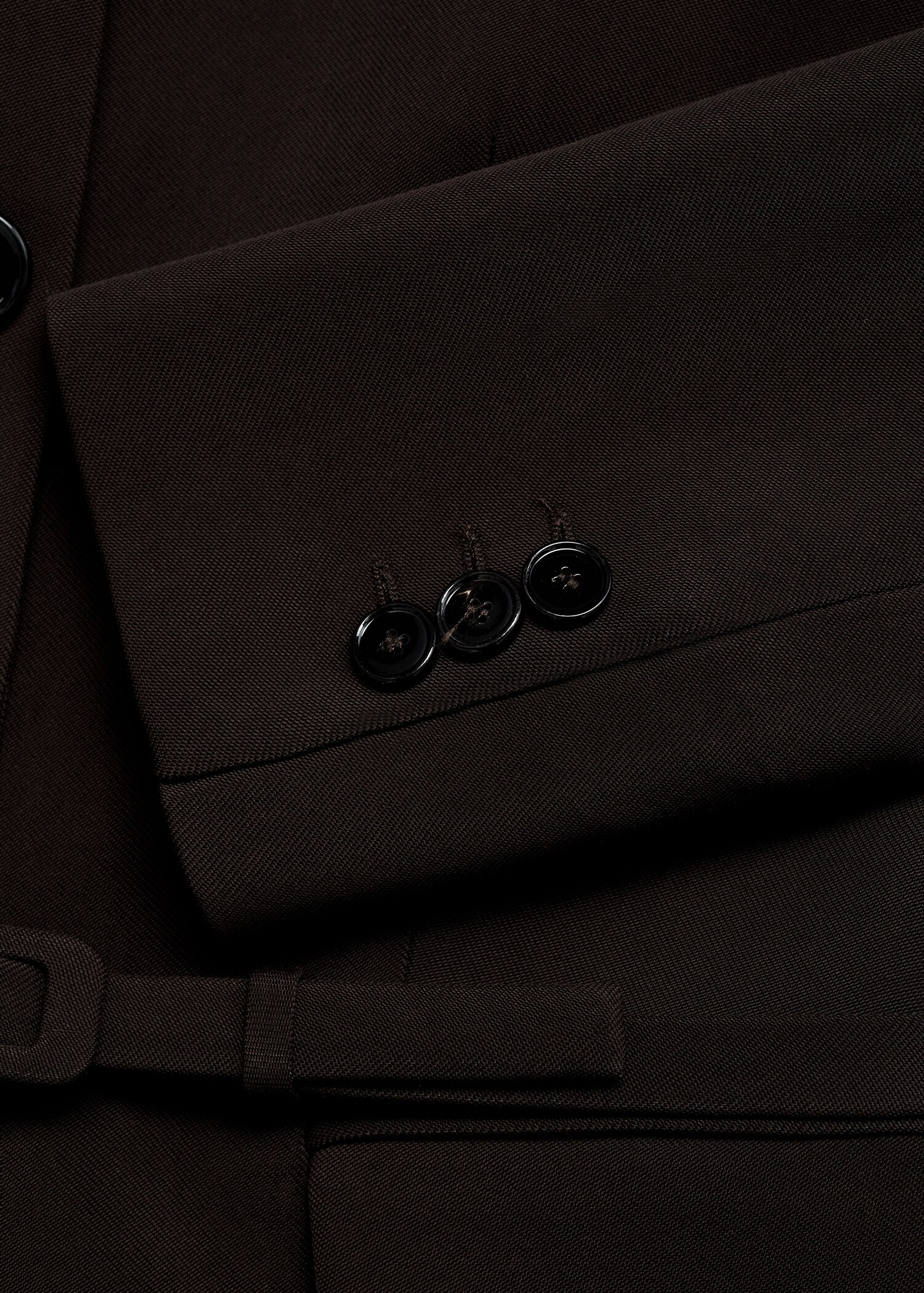 Suit jacket with belt - Details of the article 0